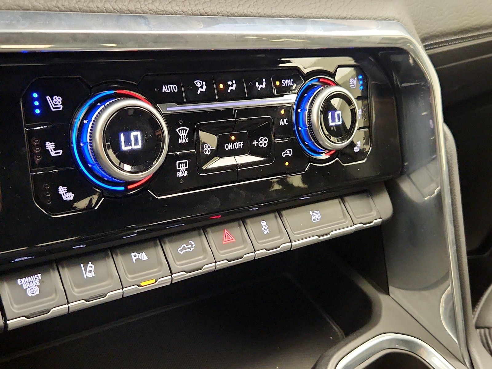 2025 GMC Sierra 3500HD Denali - Photo 18