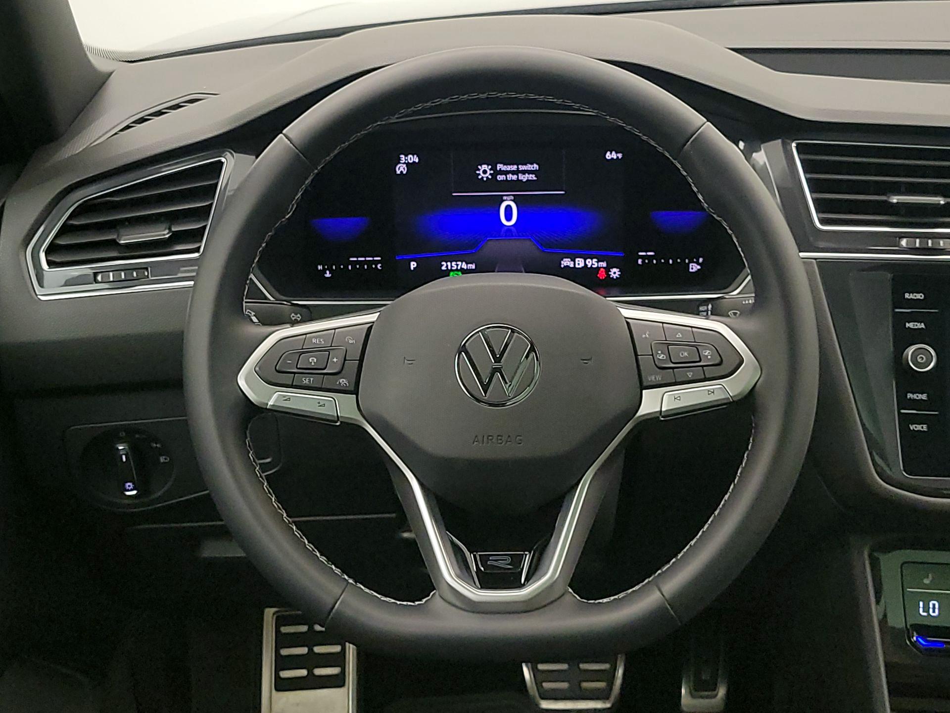 Thumbnail: 2023 Volkswagen Tiguan - 10