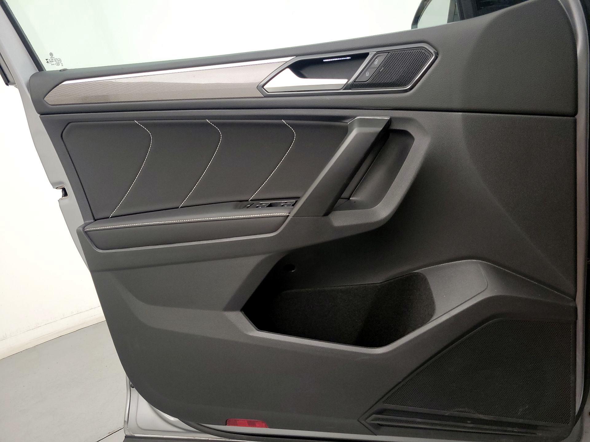 Thumbnail: 2023 Volkswagen Tiguan - 12