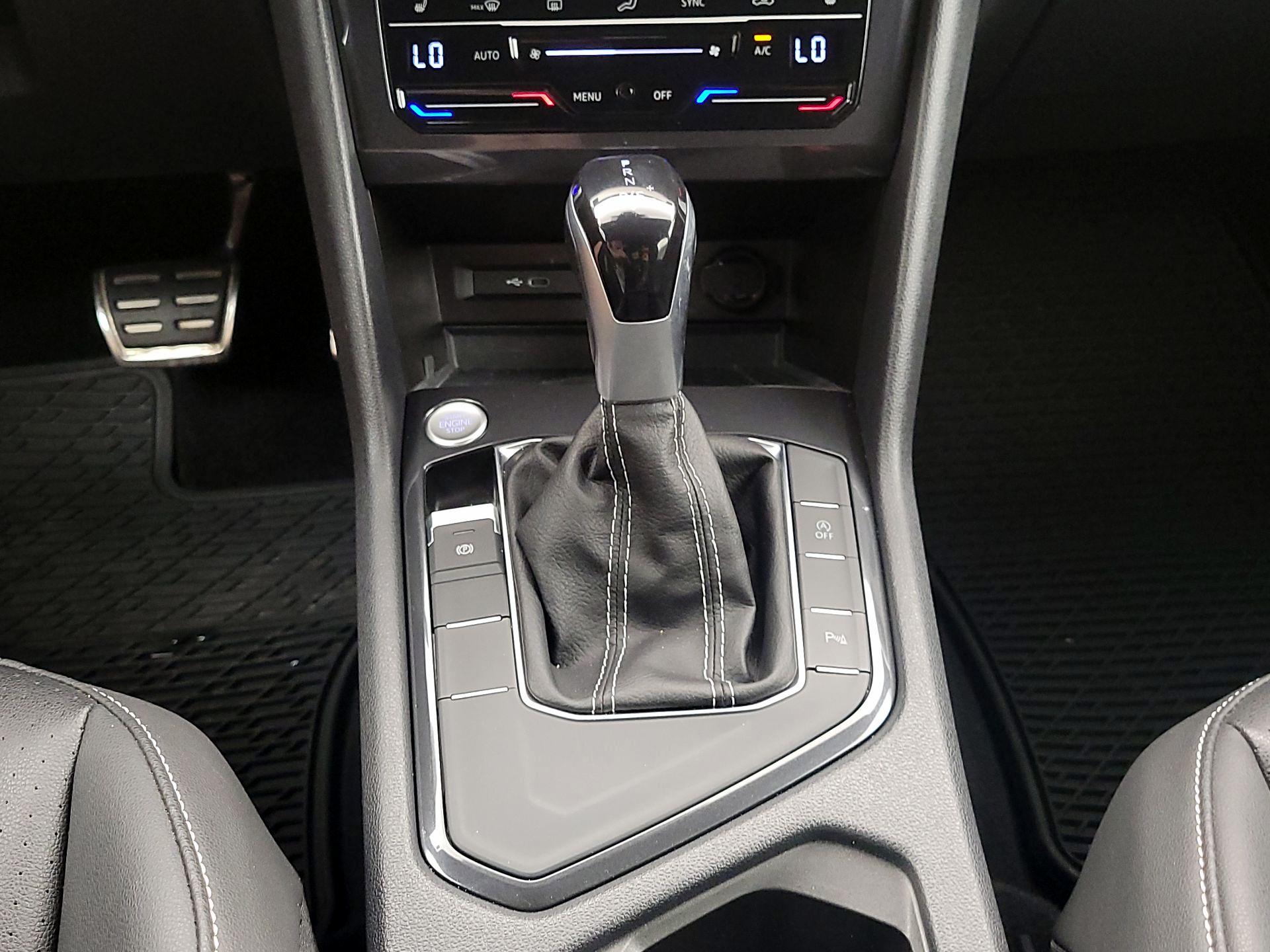 Thumbnail: 2023 Volkswagen Tiguan - 18