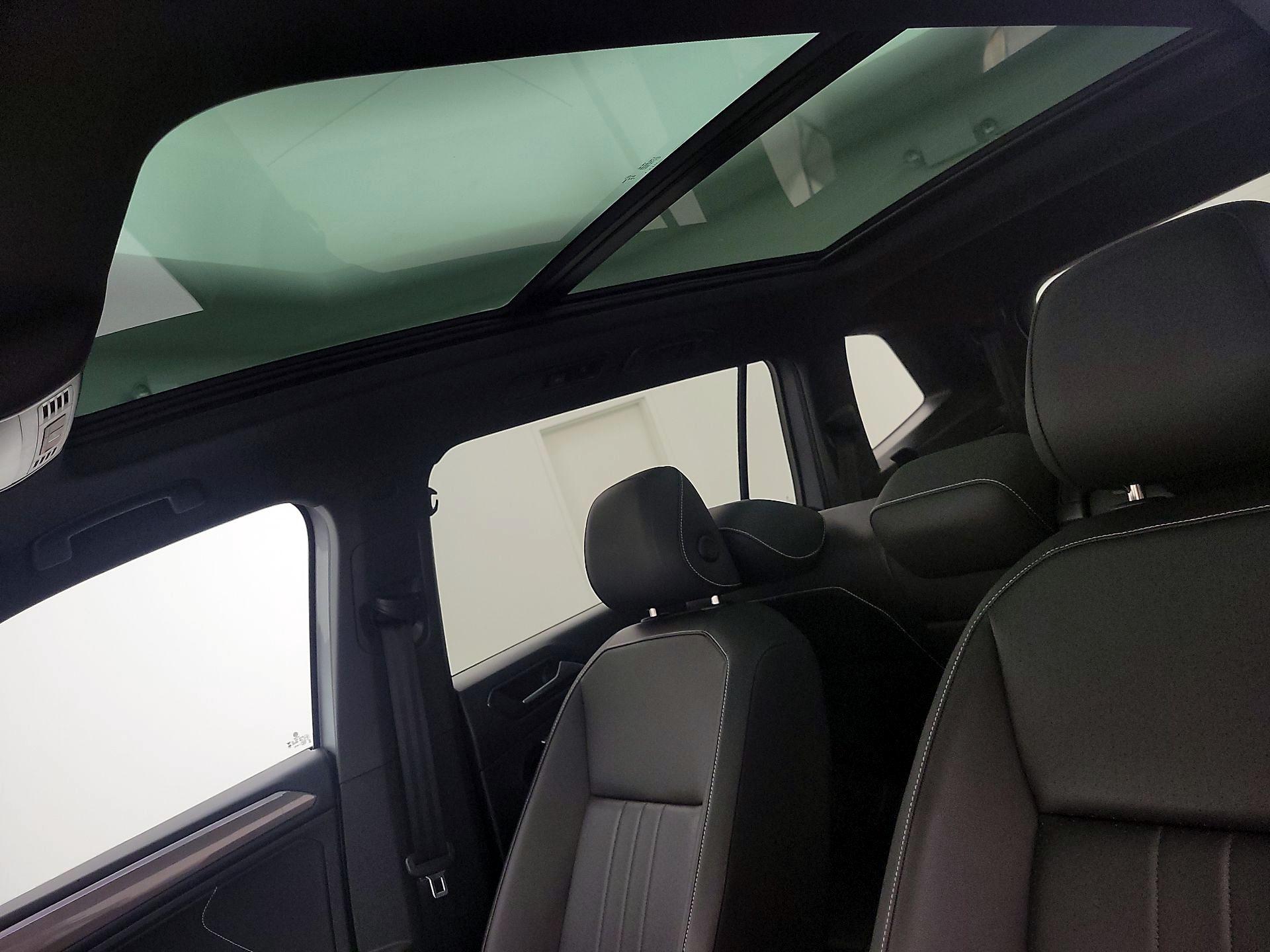 Thumbnail: 2023 Volkswagen Tiguan - 20