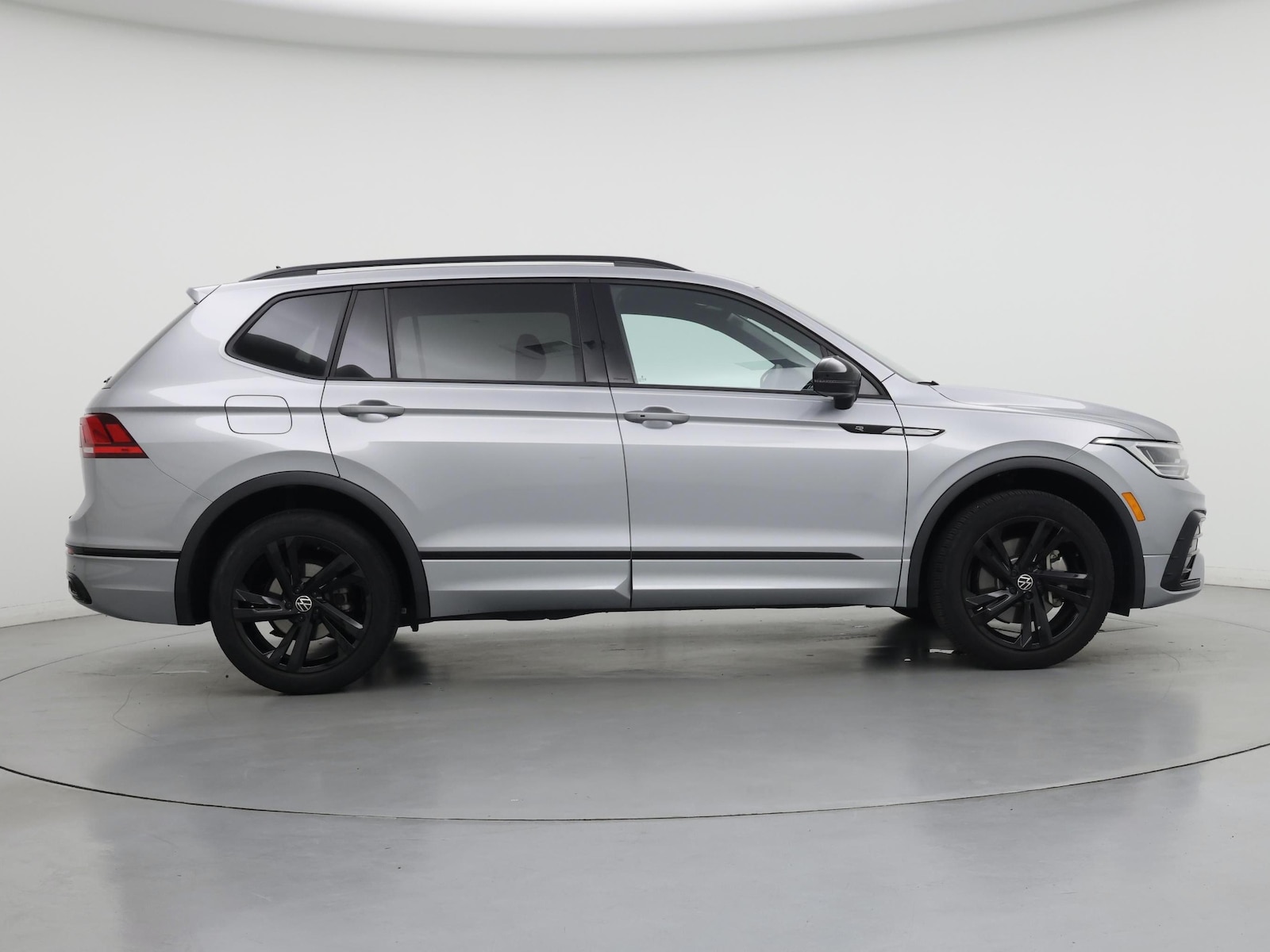 2023 Volkswagen Tiguan SE R-LINE BLACK - Photo 8