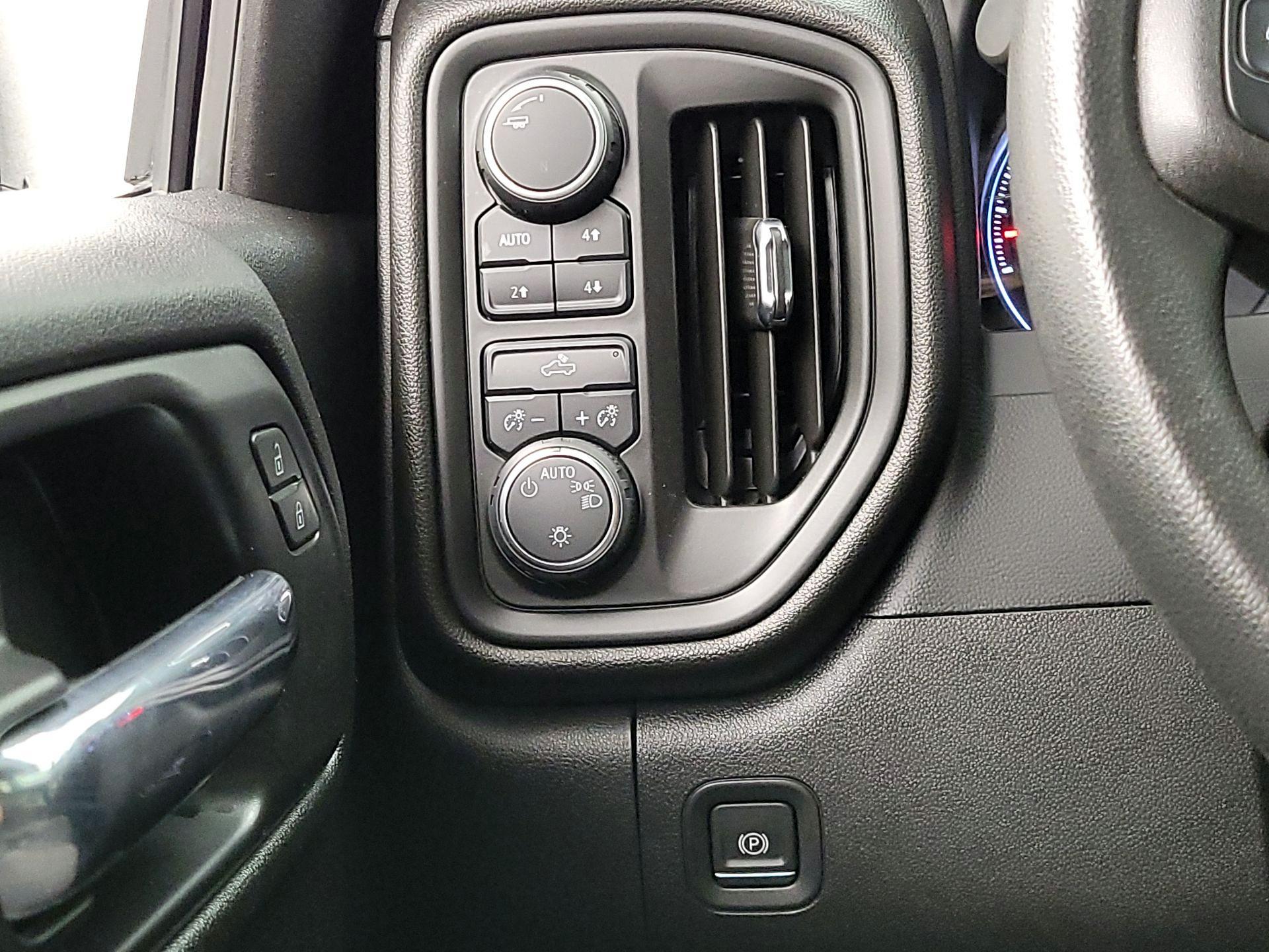 Thumbnail: 2021 Chevrolet Silverado 1500 - 13