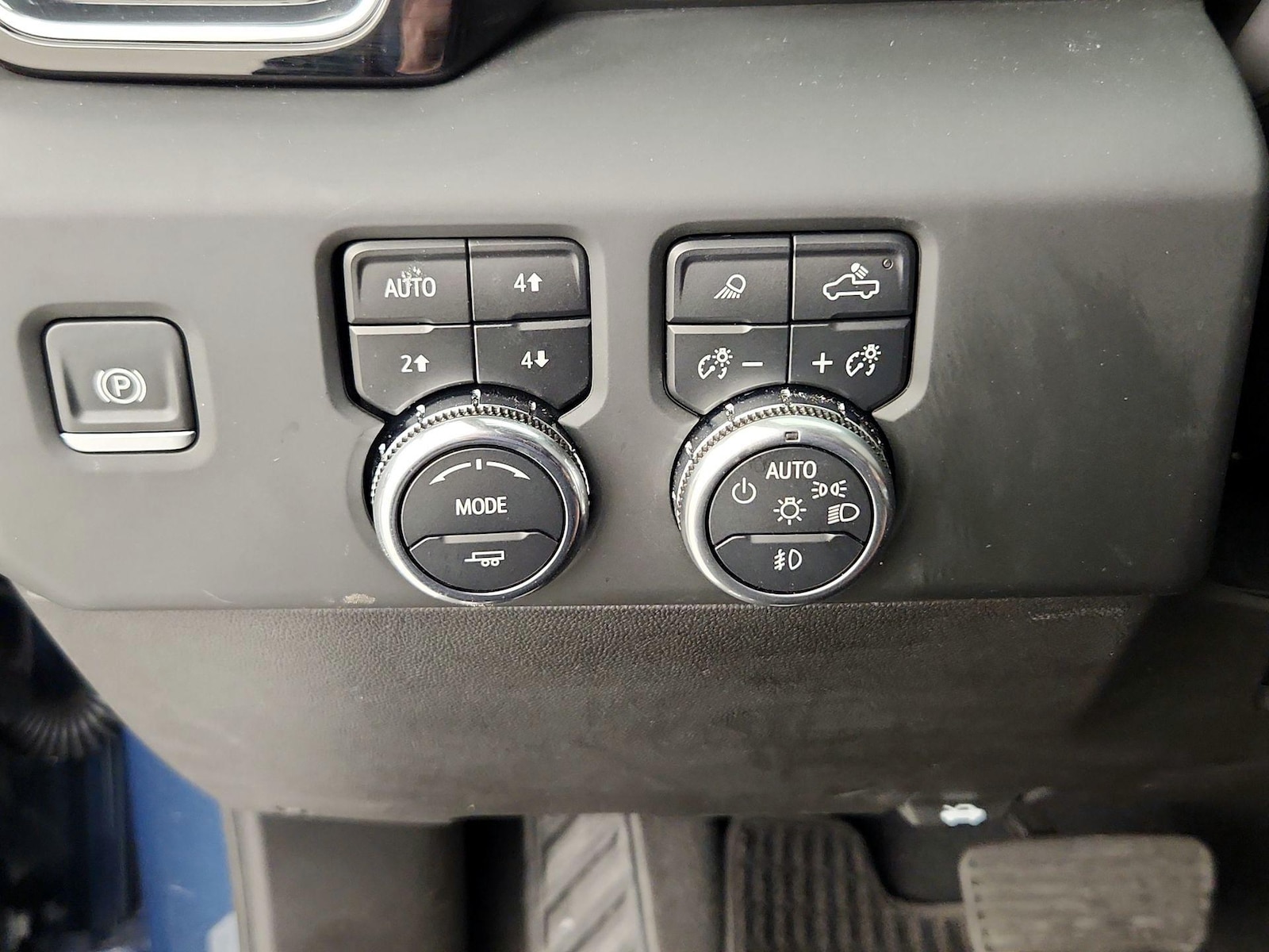 2025 GMC Sierra 2500HD Denali Ultimate - Photo 14