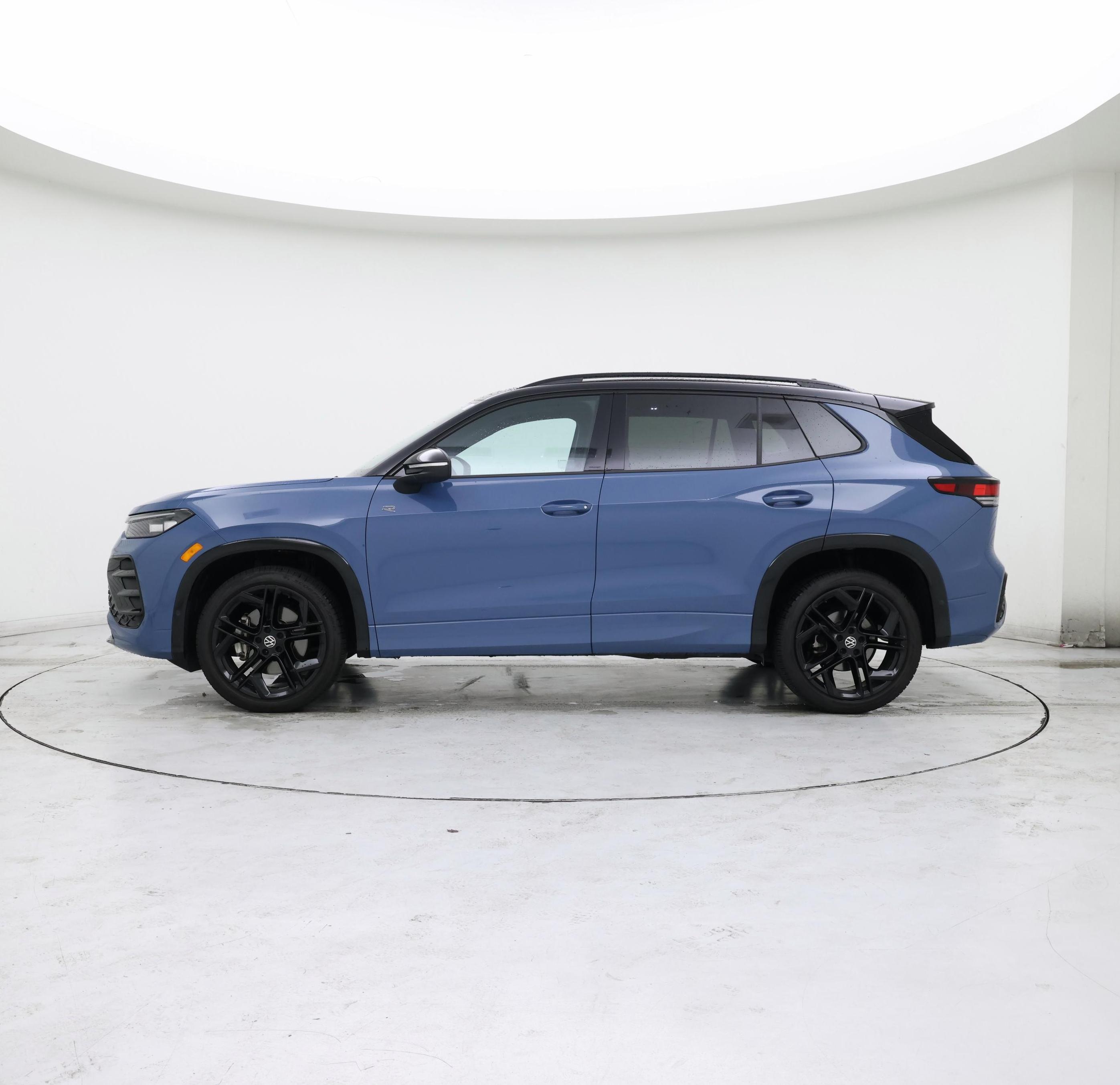 Thumbnail: 2025 Volkswagen Tiguan - 3