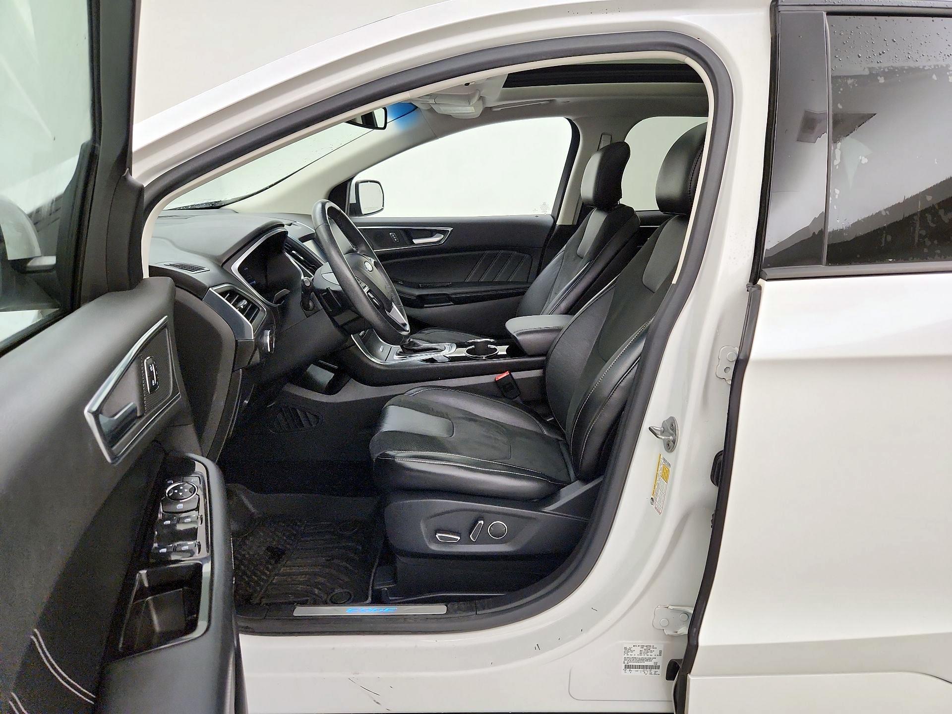 Thumbnail: 2015 Ford Edge - 11