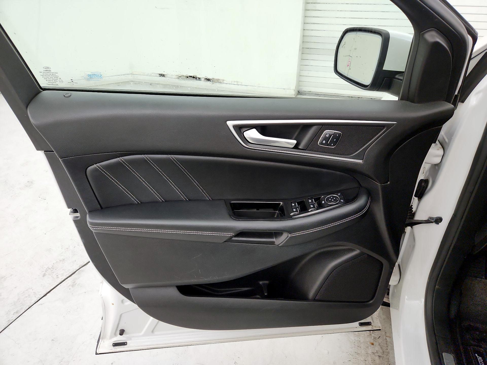 Thumbnail: 2015 Ford Edge - 12