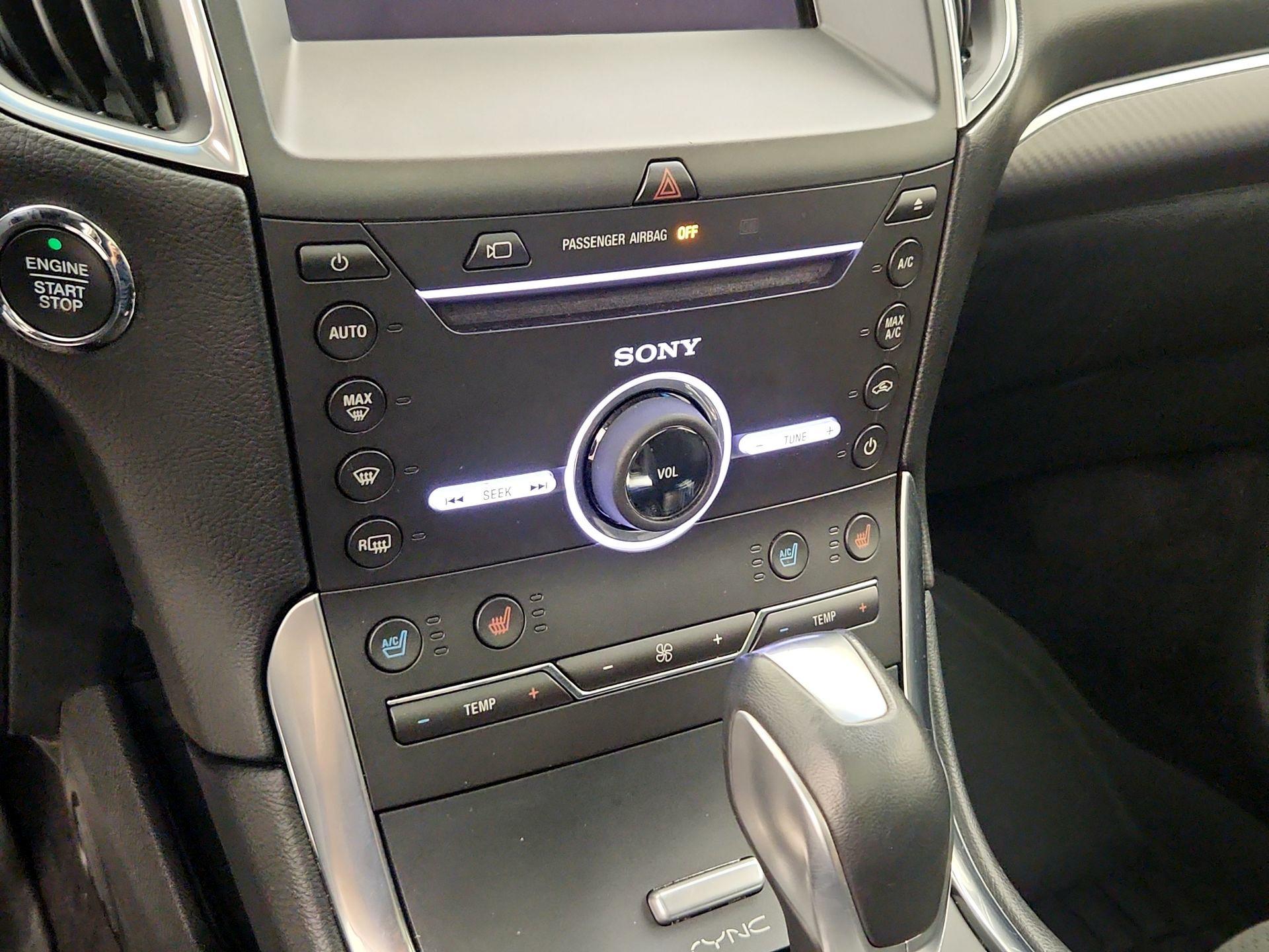 Thumbnail: 2015 Ford Edge - 17