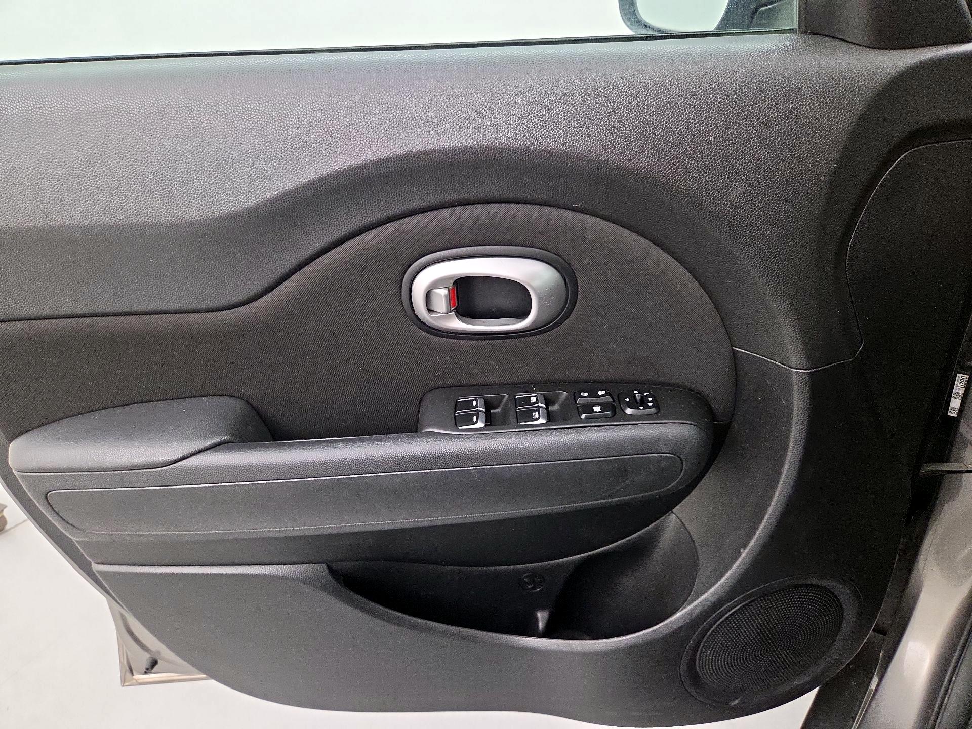 Thumbnail: 2018 Kia Soul - 12