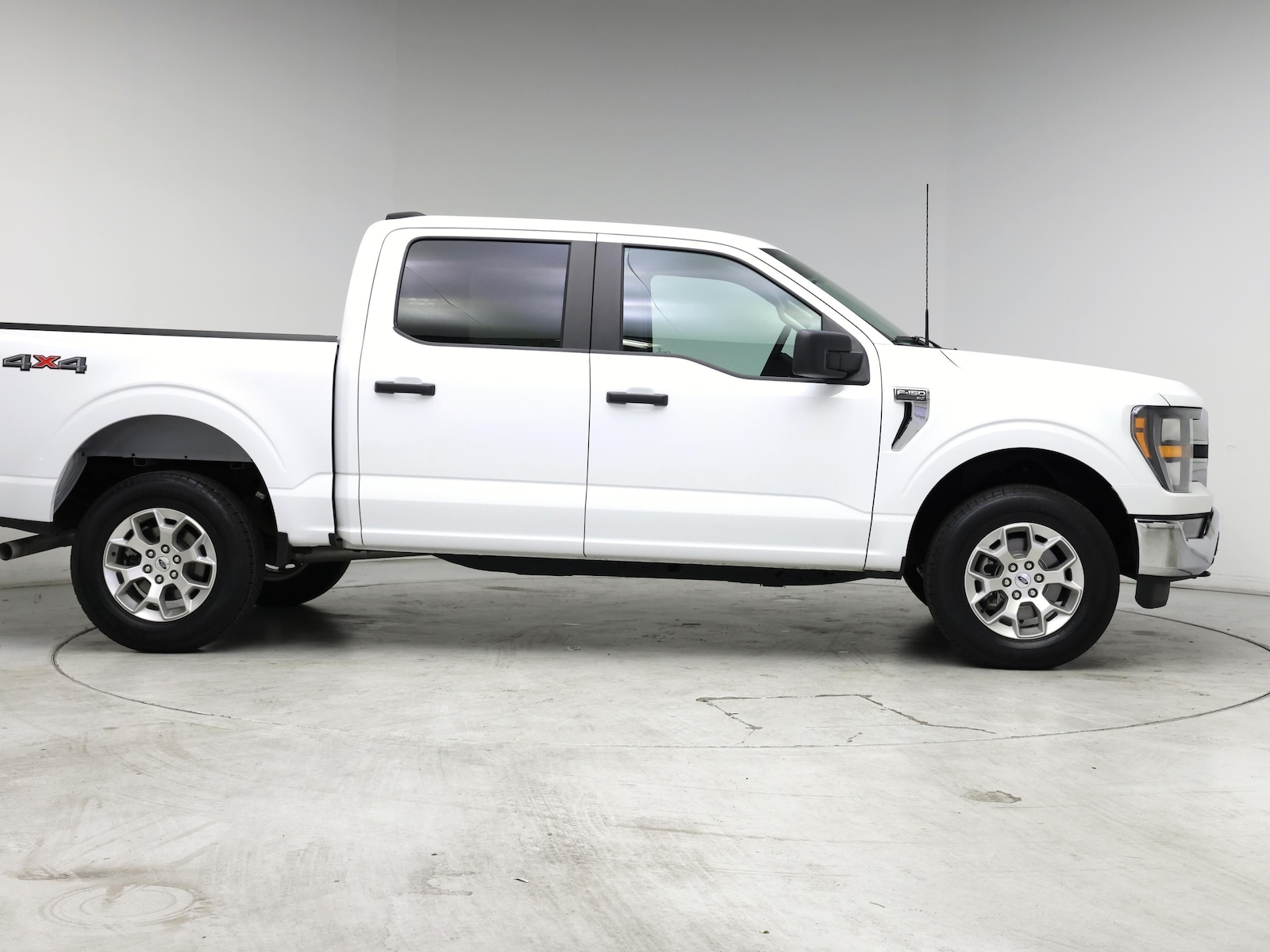 2023 Ford F-150 XLT - Photo 8