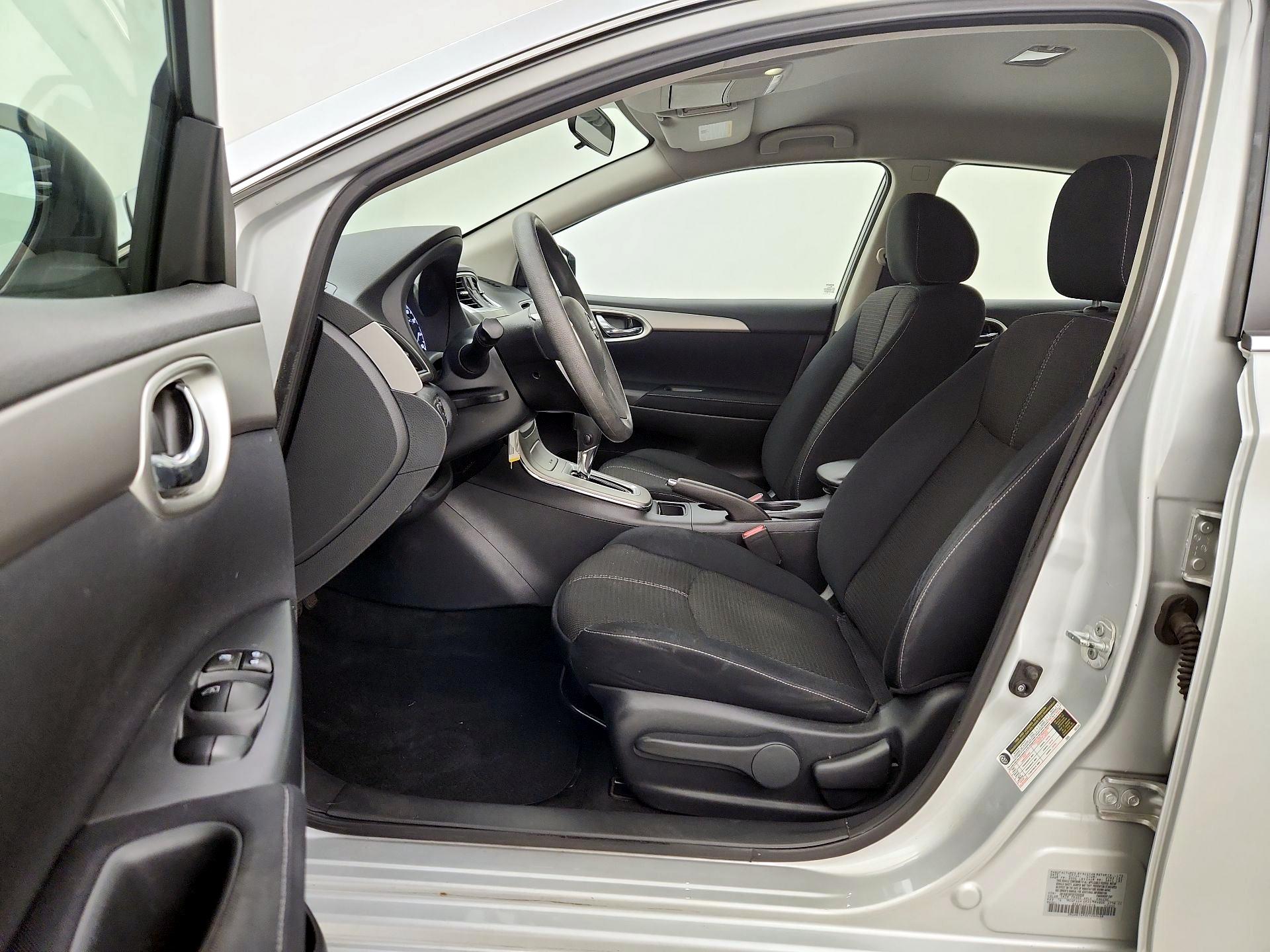 Thumbnail: 2014 Nissan Sentra - 11