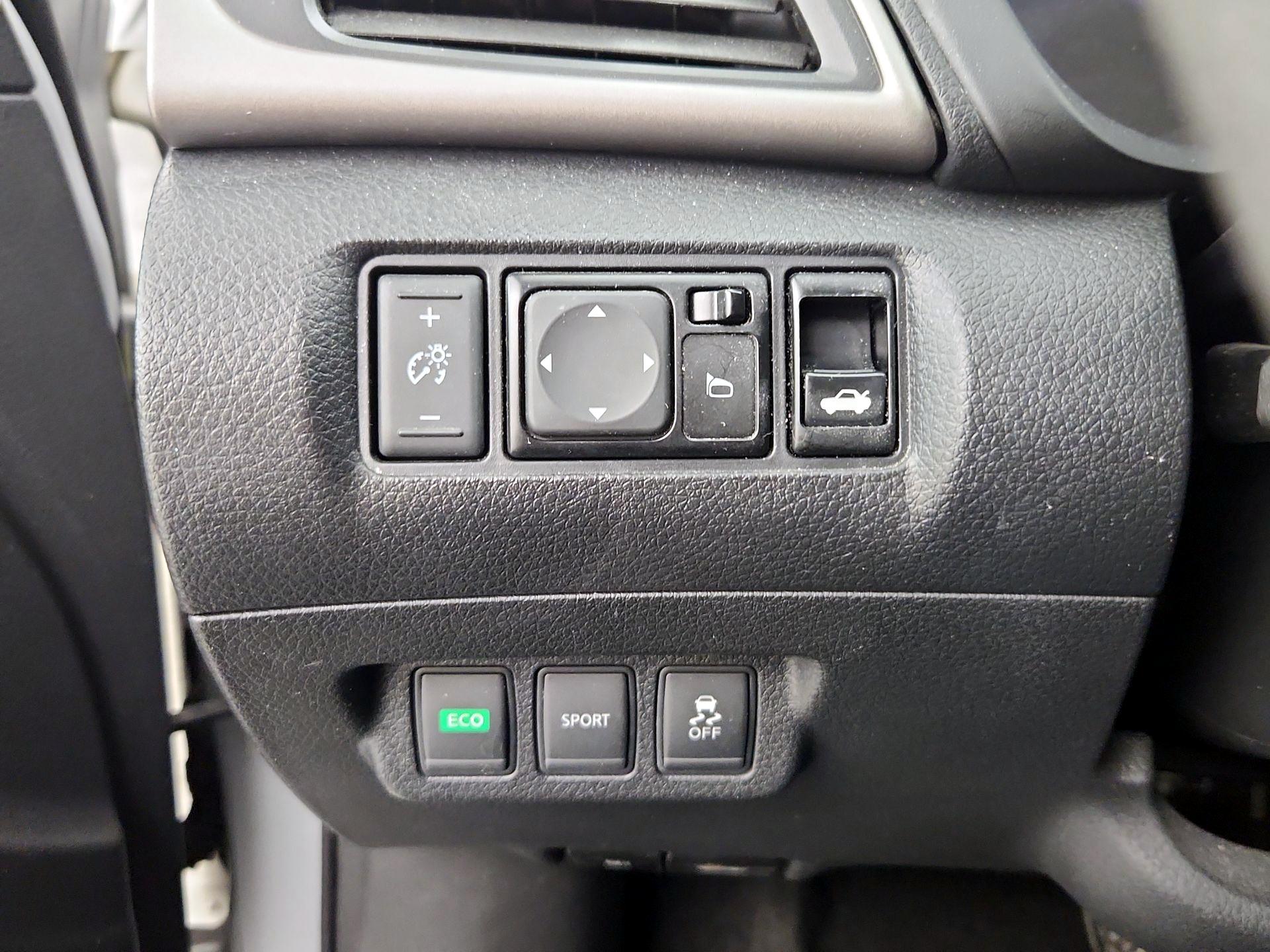 Thumbnail: 2014 Nissan Sentra - 13