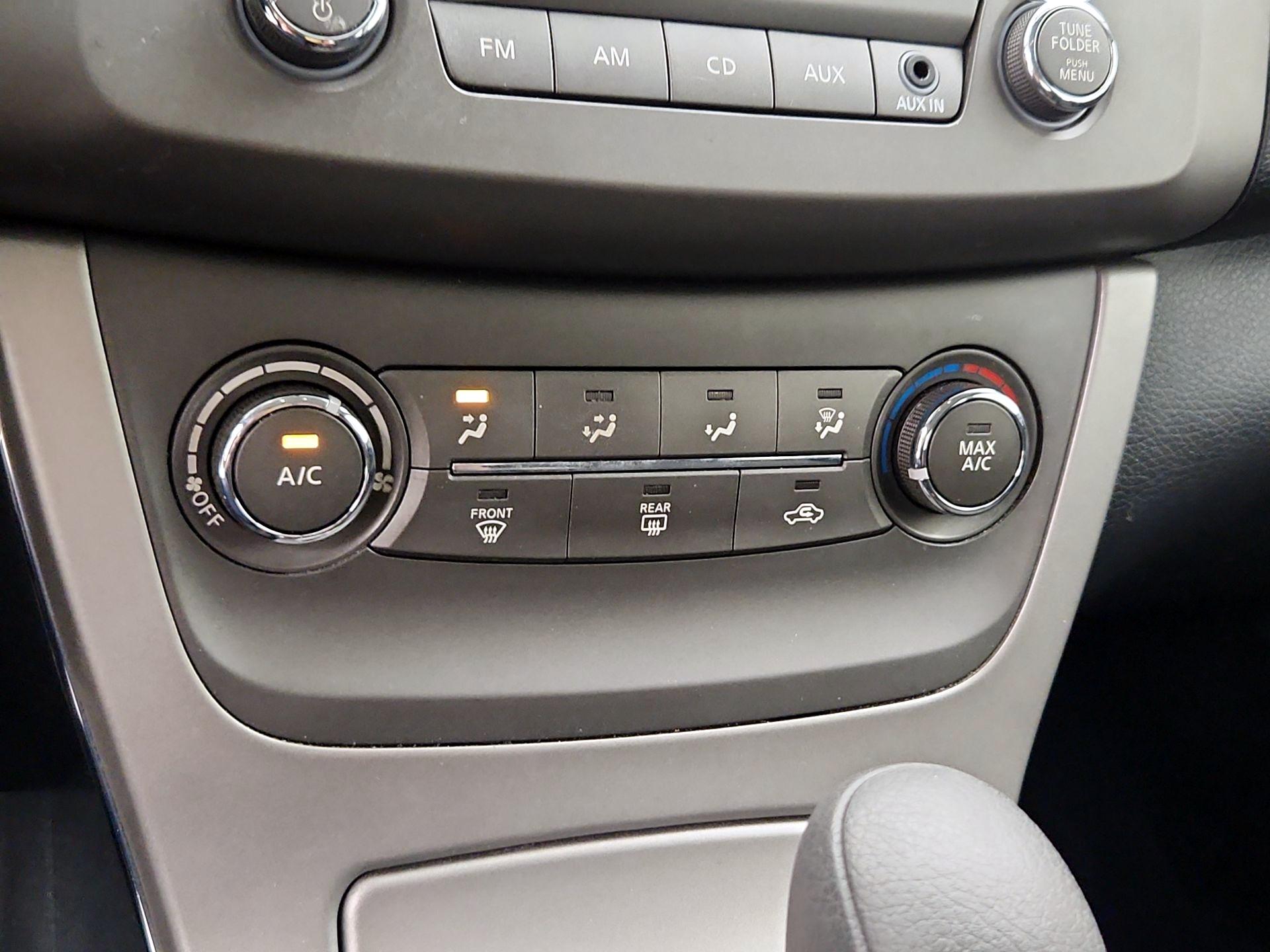 Thumbnail: 2014 Nissan Sentra - 15