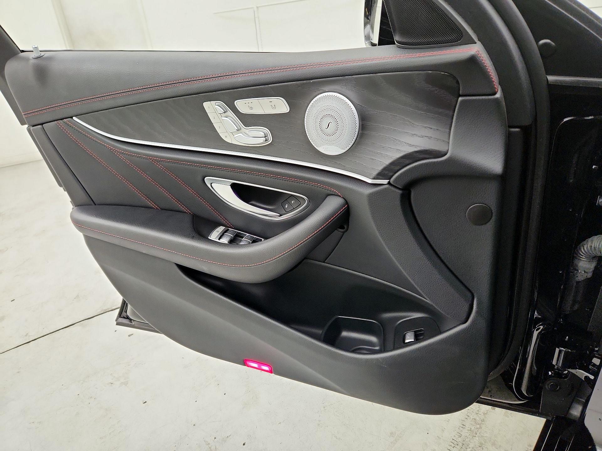 Thumbnail: 2019 Mercedes-Benz E-Class - 12