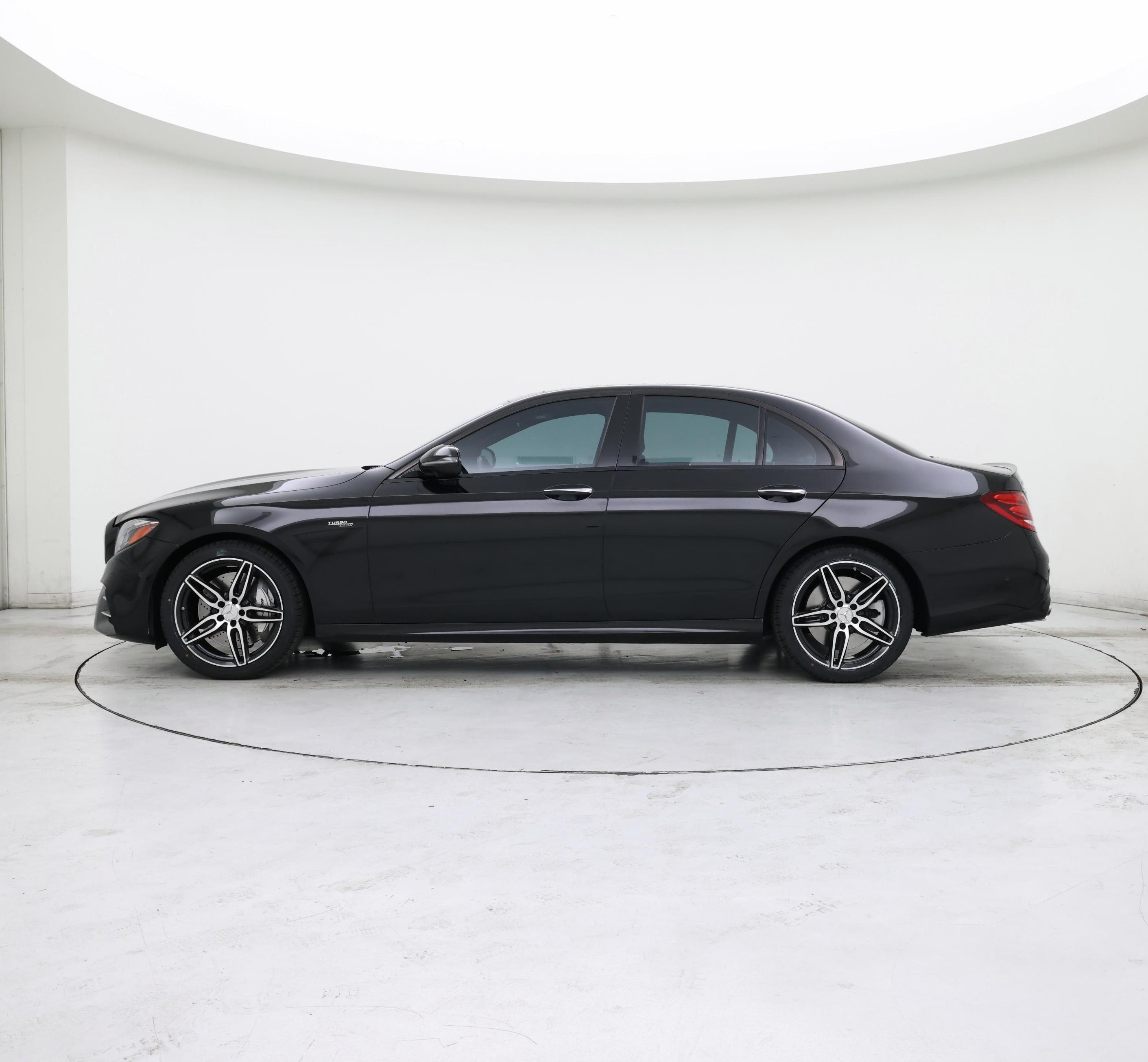 Thumbnail: 2019 Mercedes-Benz E-Class - 3