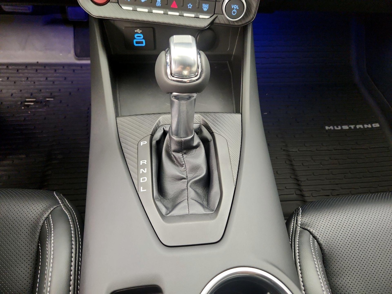 2026 Ford Mustang EcoBoost Premium - Photo 19