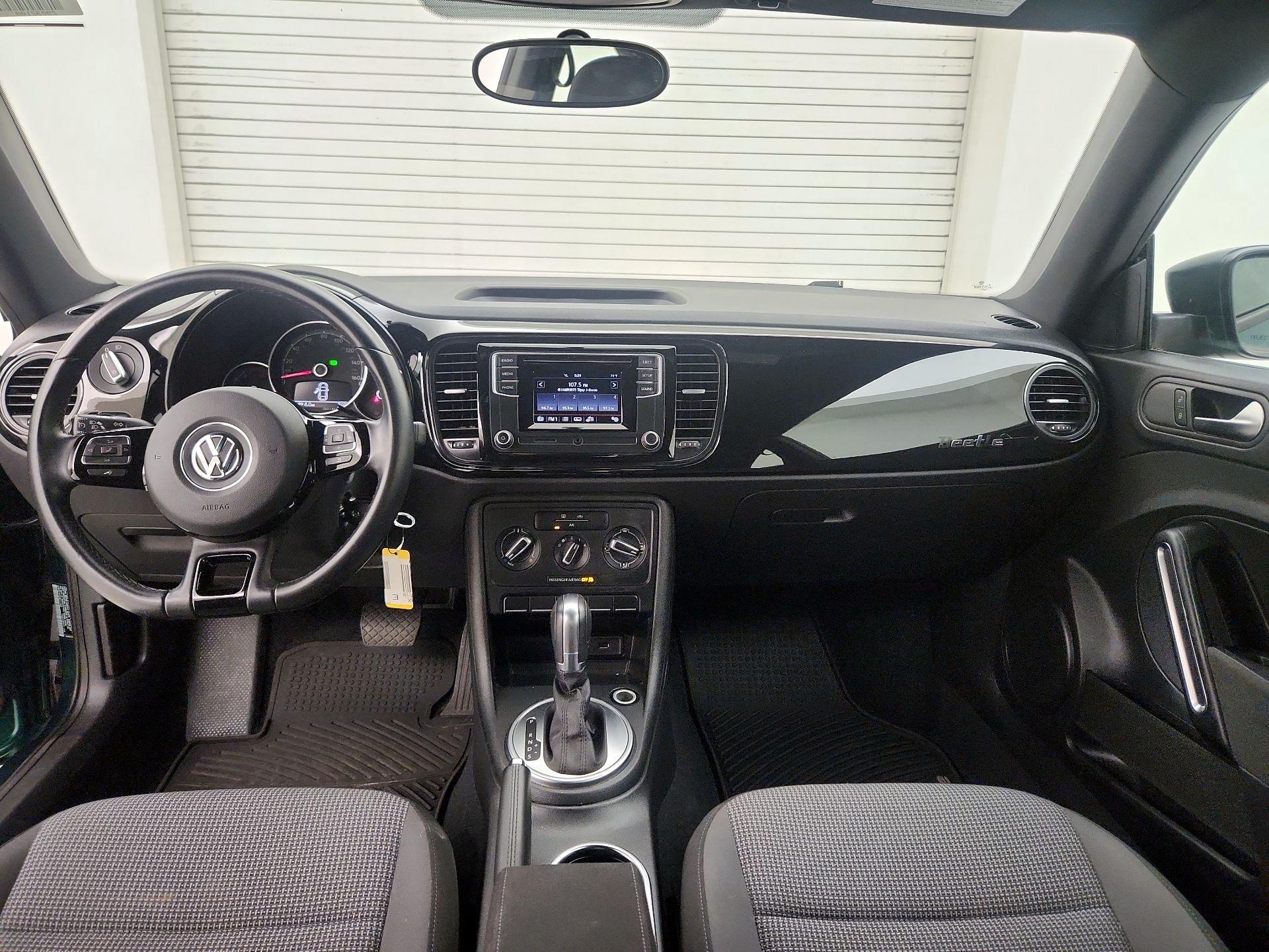 Thumbnail: 2018 Volkswagen Beetle - 9