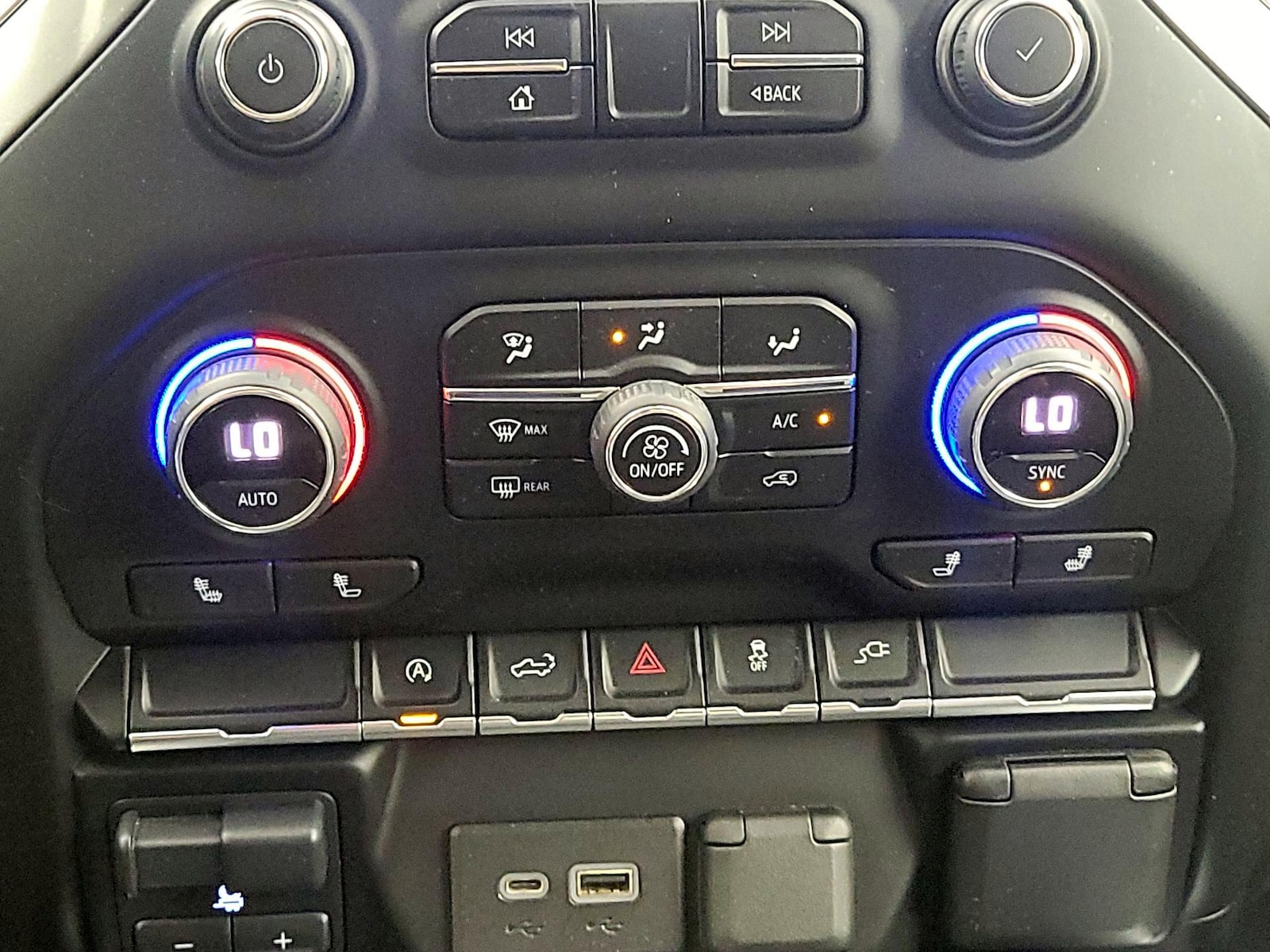 2021 Chevrolet Silverado 1500 RST - Photo 18