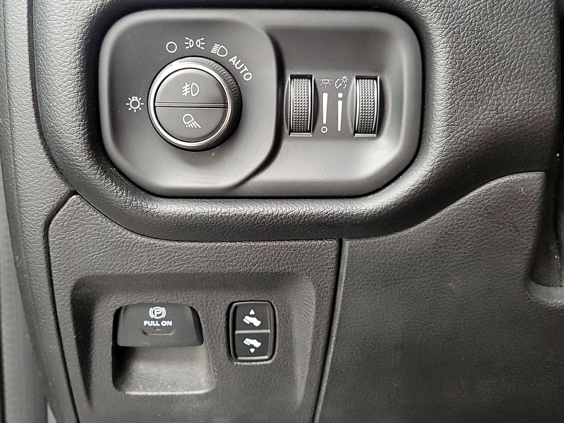 Thumbnail: 2019 RAM 1500 - 13
