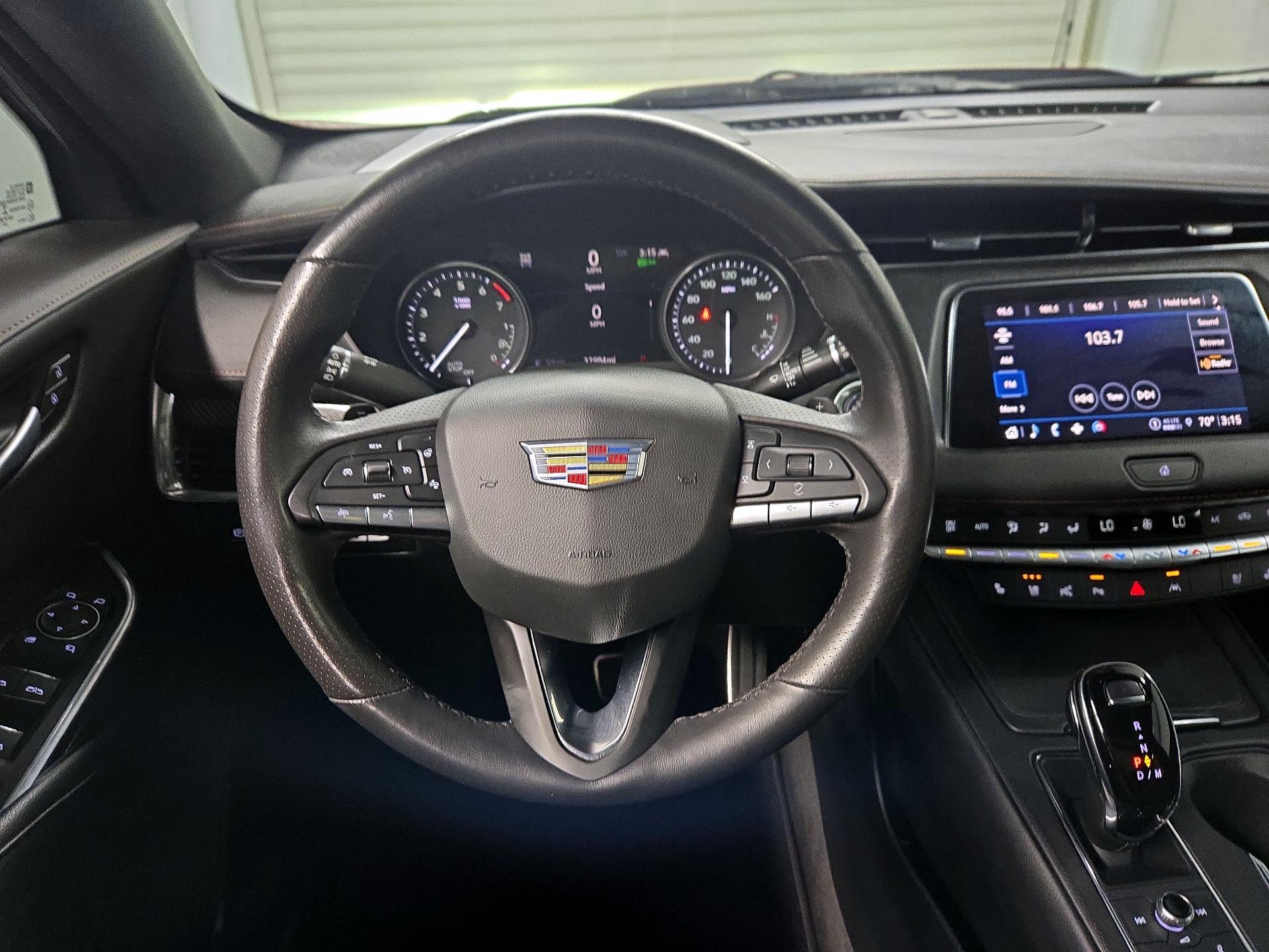 Thumbnail: 2023 Cadillac XT4 - 10