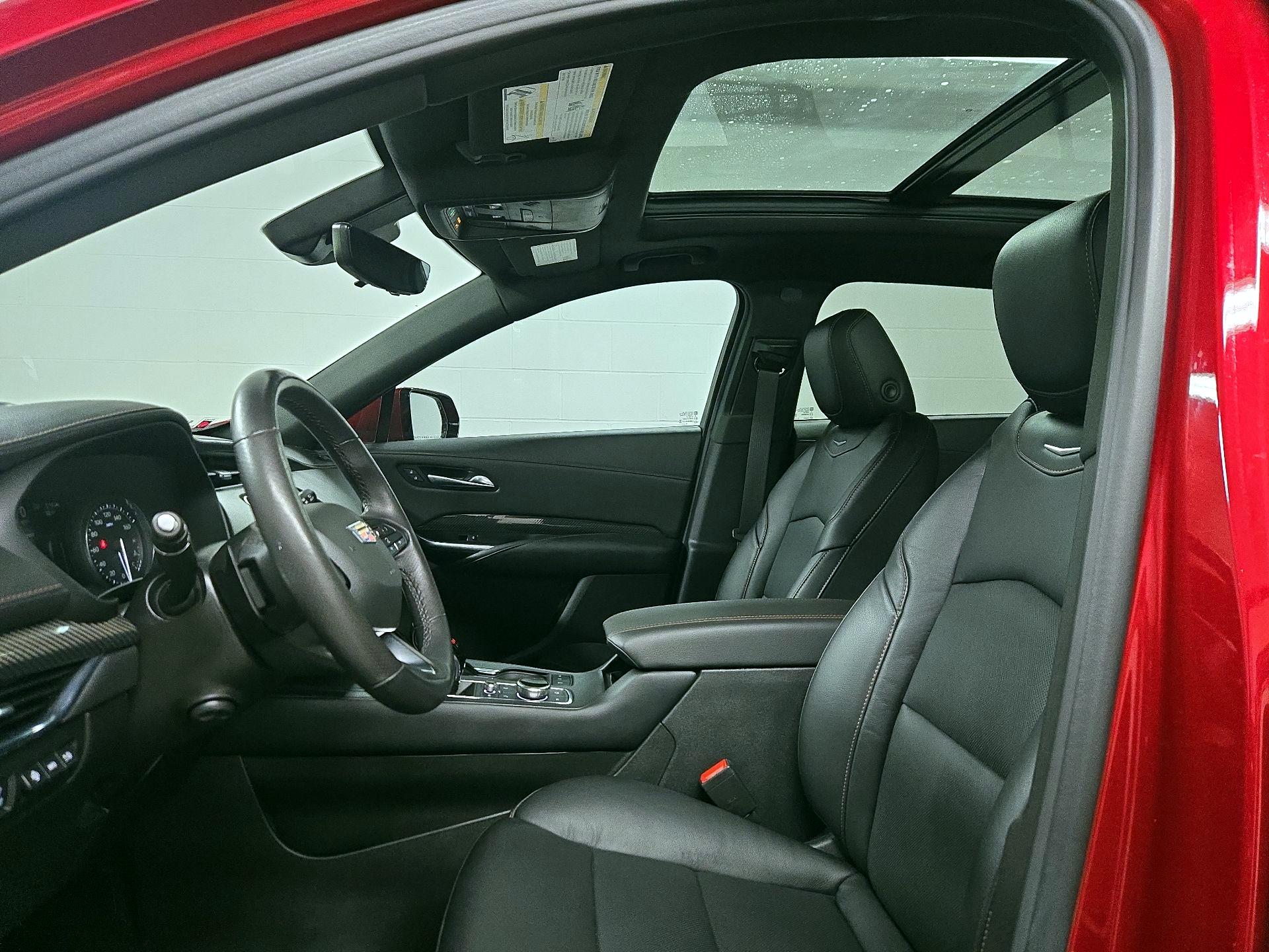 Thumbnail: 2023 Cadillac XT4 - 19