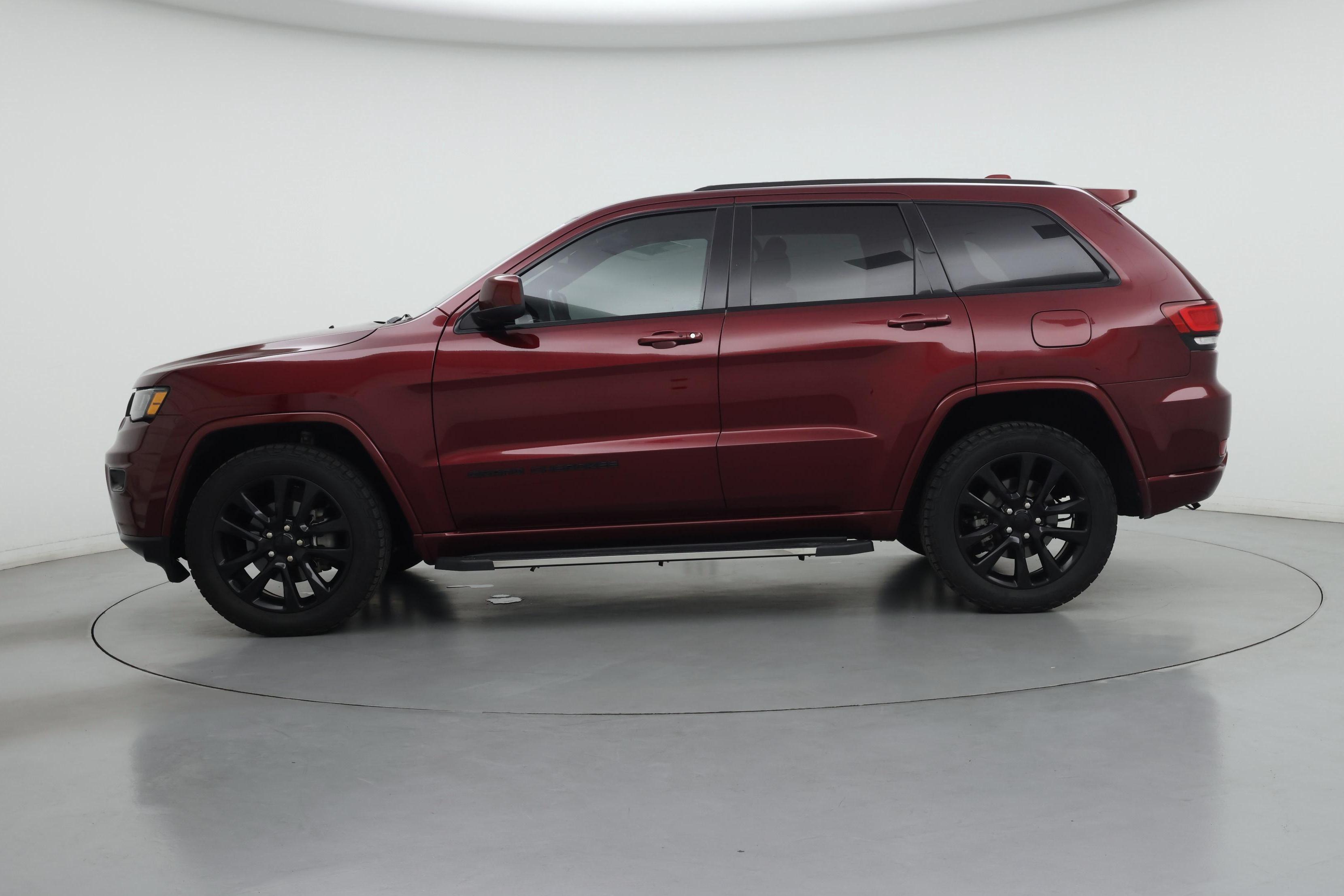 Thumbnail: 2018 Jeep Grand Cherokee - 3