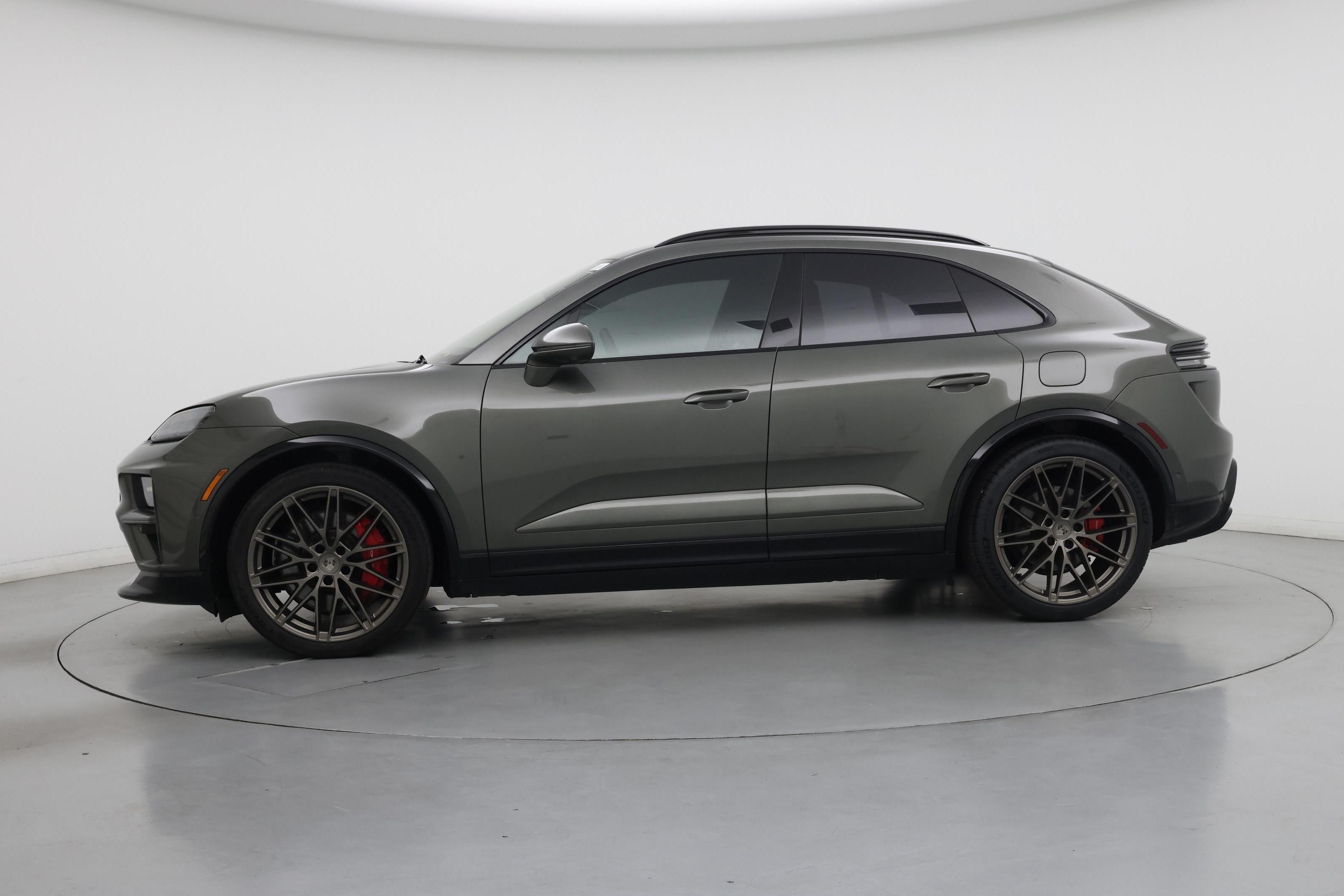 Thumbnail: 2024 Porsche Macan - 3