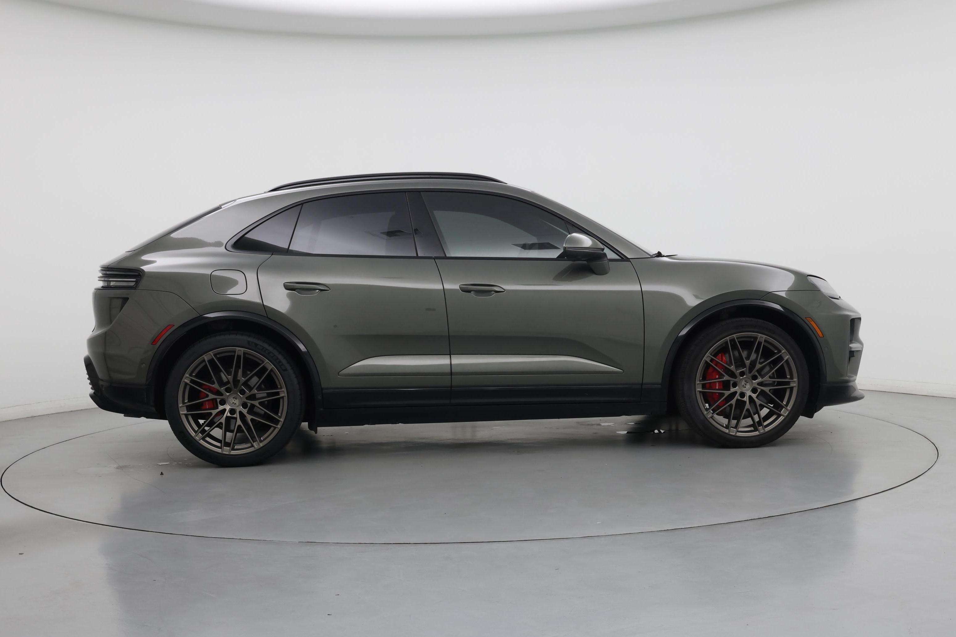 Thumbnail: 2024 Porsche Macan - 7