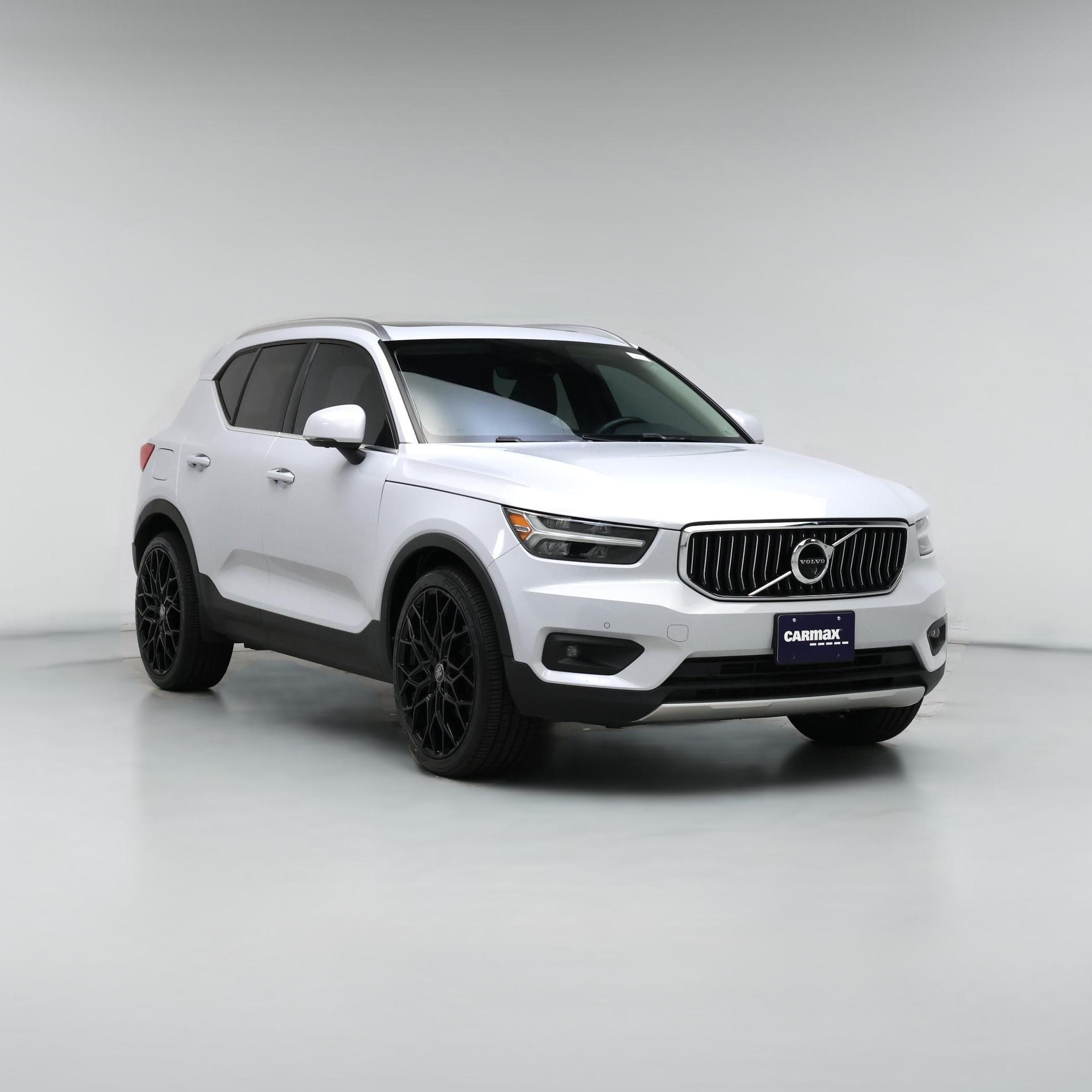 Thumbnail: 2022 Volvo XC40 - 1