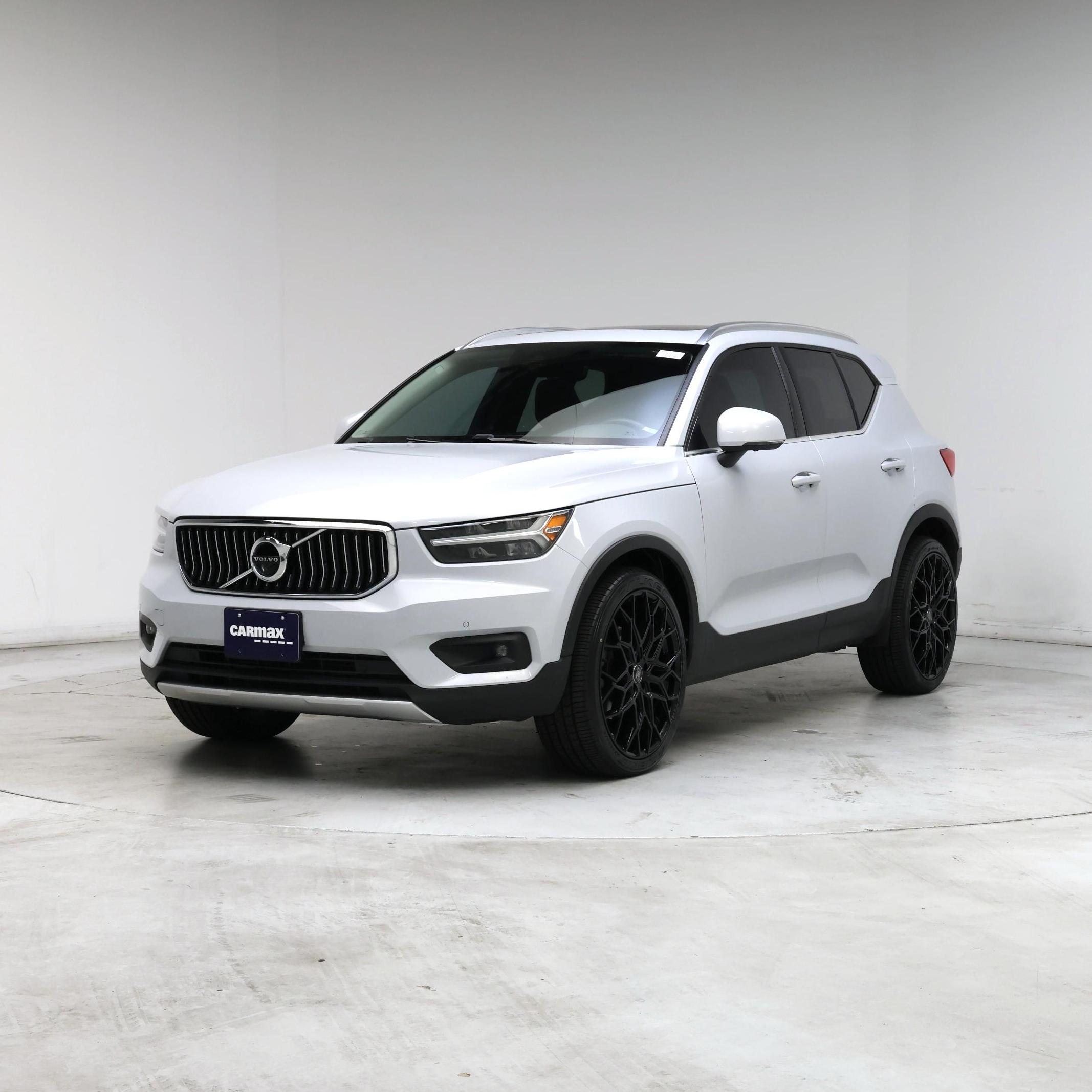 Thumbnail: 2022 Volvo XC40 - 4