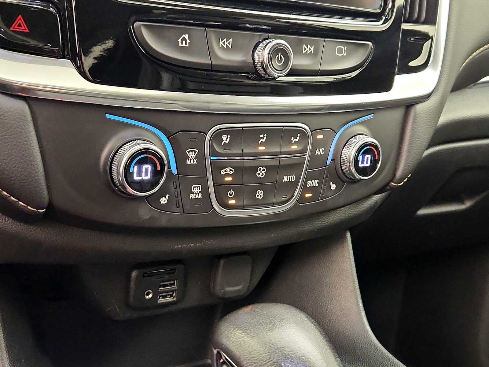 2021 Chevrolet Traverse RS - Photo 18