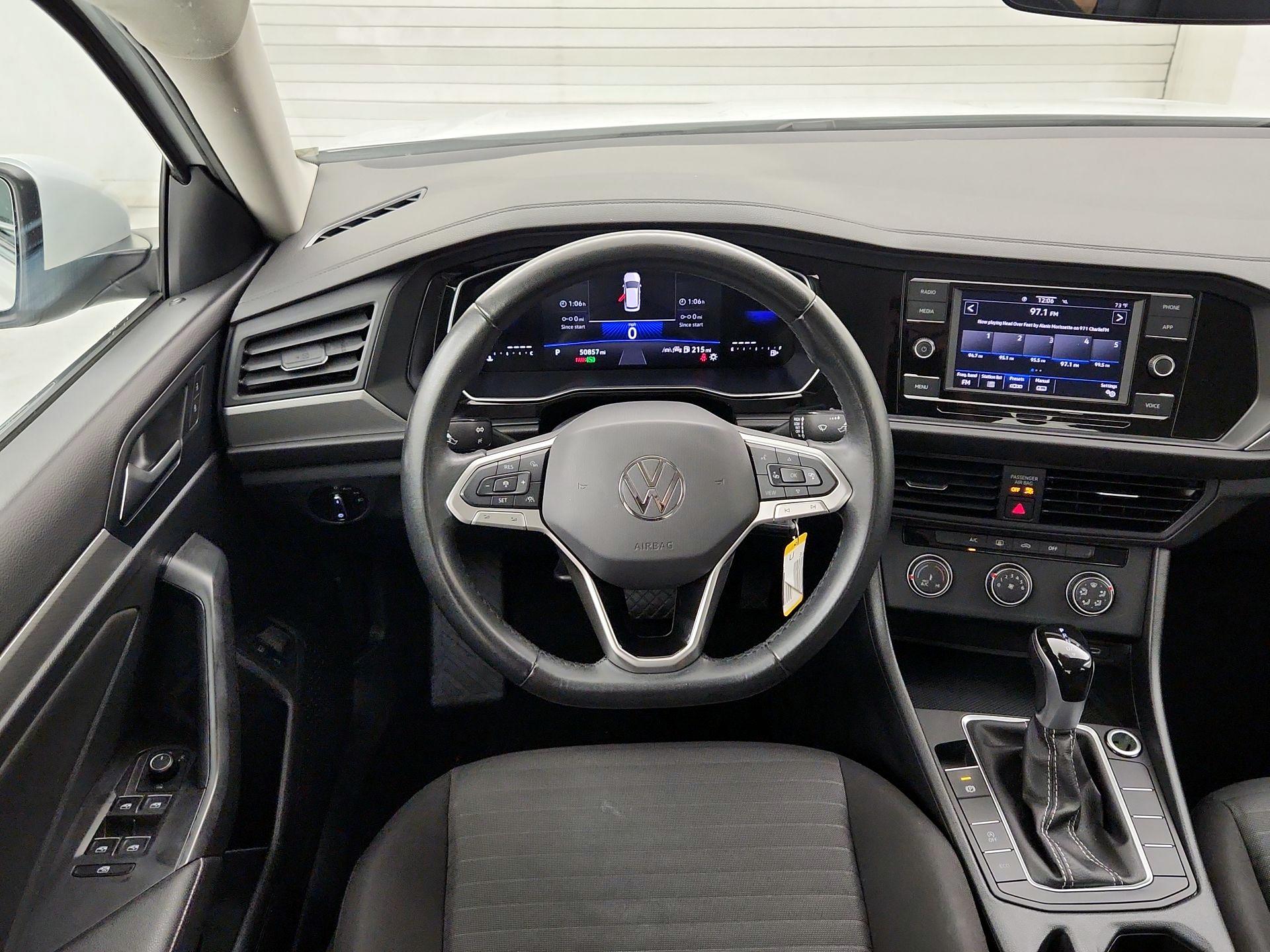 Thumbnail: 2024 Volkswagen Jetta - 10
