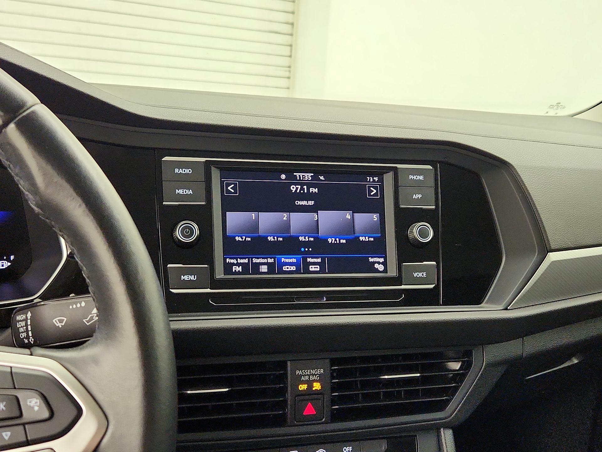 Thumbnail: 2024 Volkswagen Jetta - 15