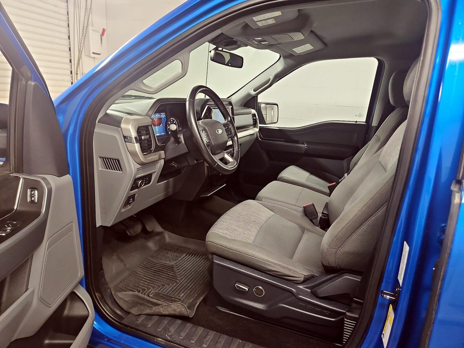 Power Seat(s) & Side Airbags