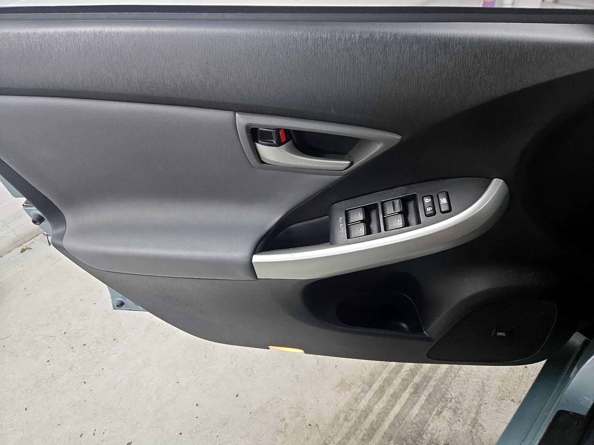 Thumbnail: 2015 Toyota Prius - 12
