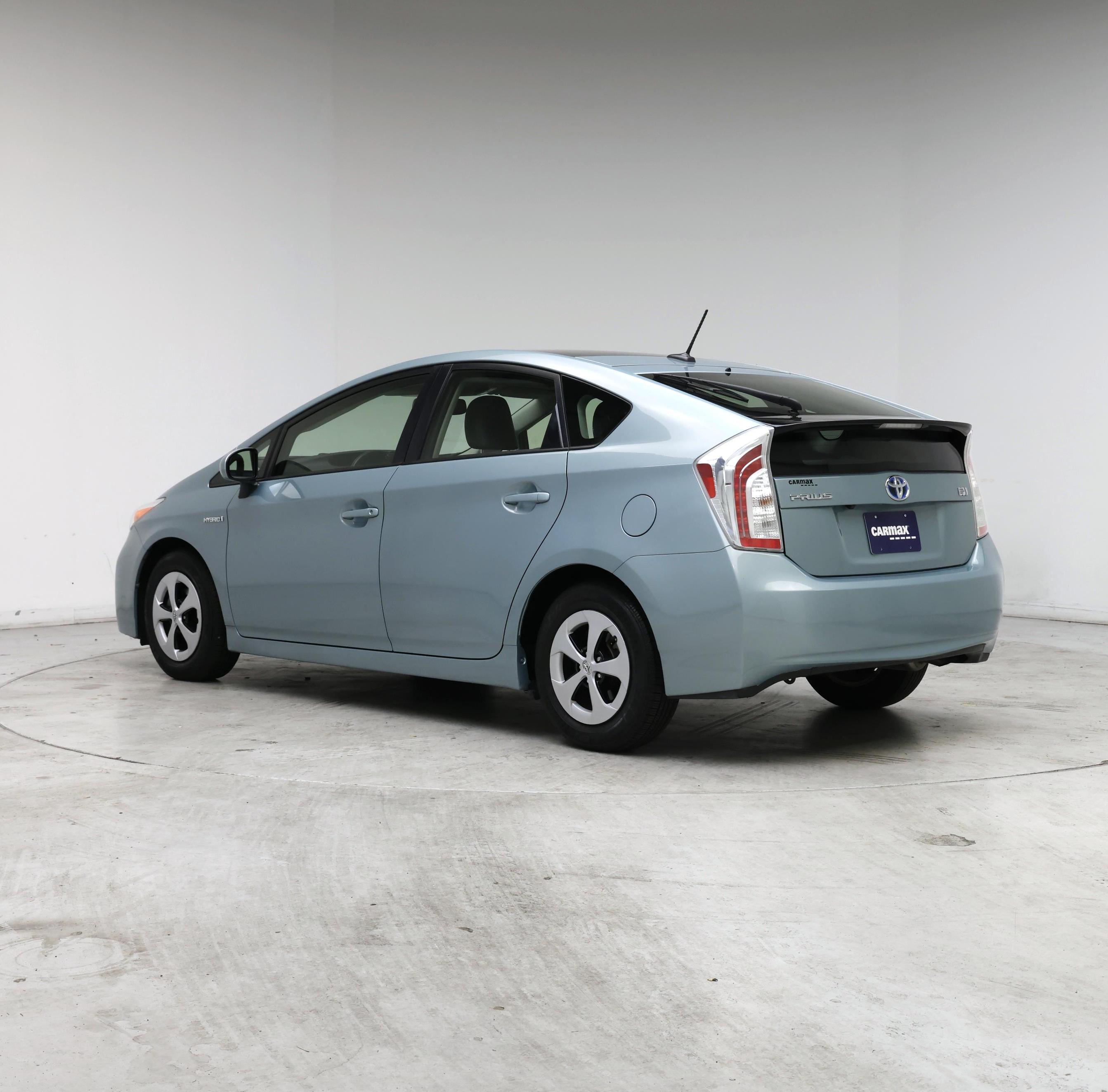 Thumbnail: 2015 Toyota Prius - 2