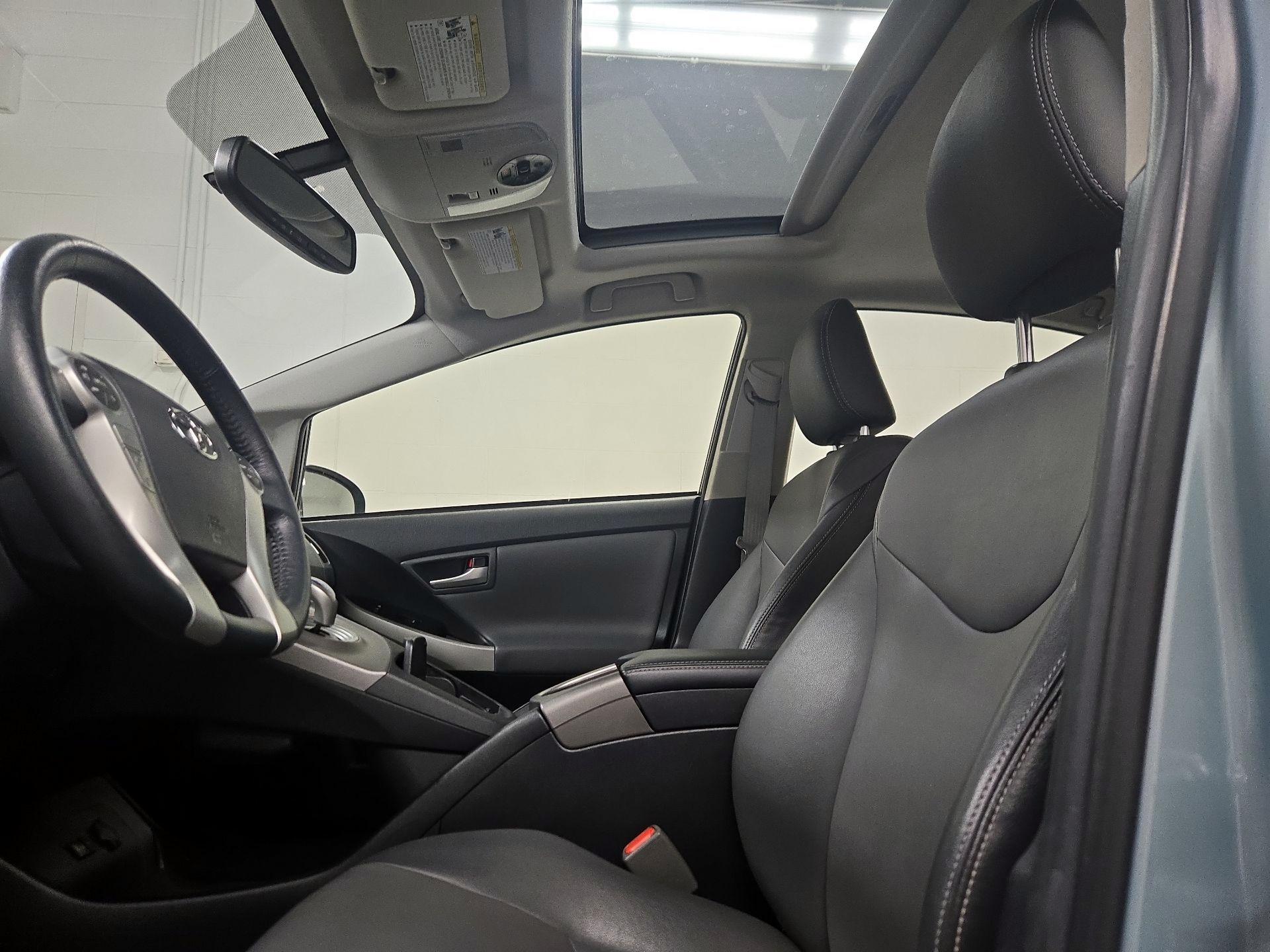 Thumbnail: 2015 Toyota Prius - 19