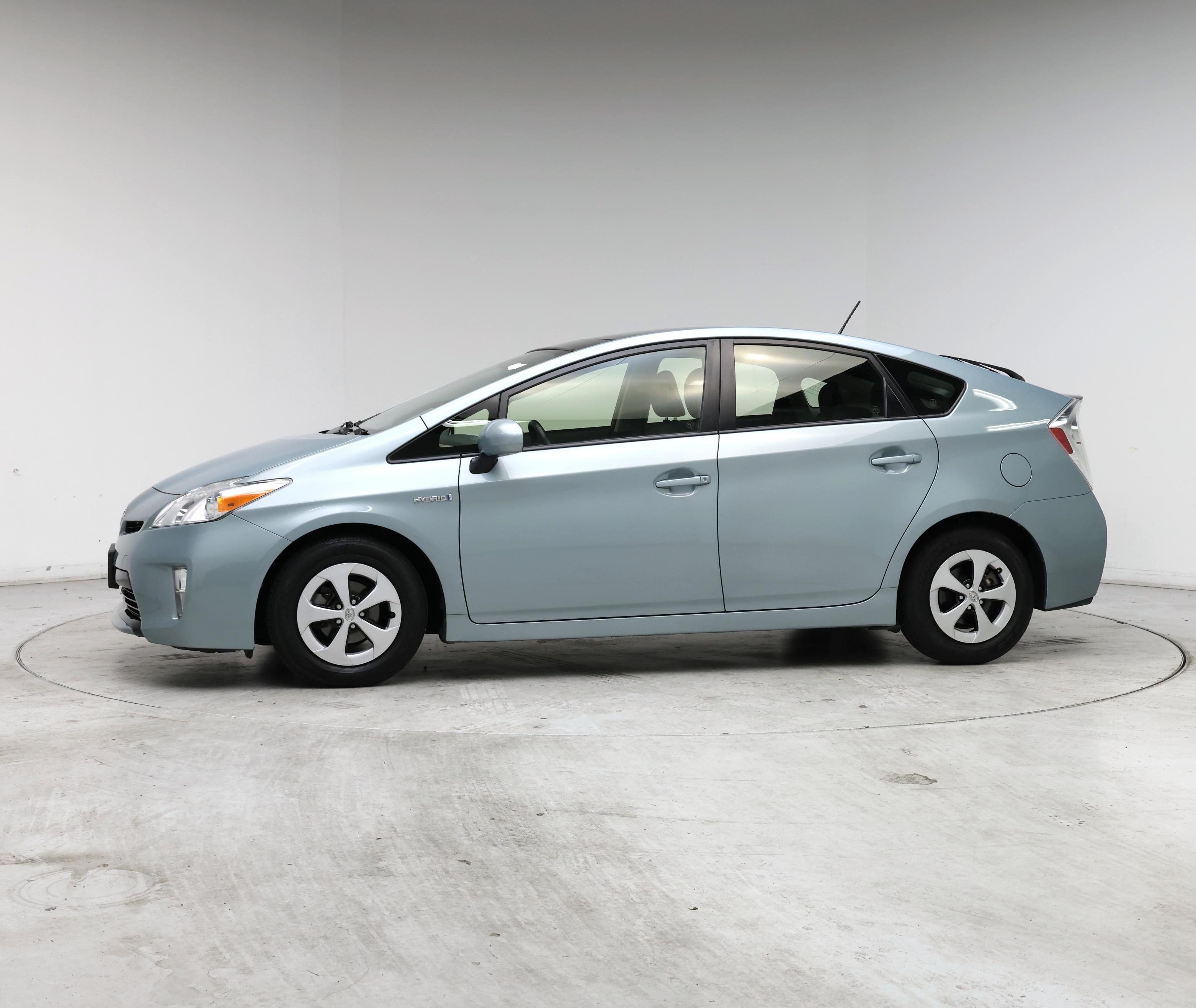 Thumbnail: 2015 Toyota Prius - 3