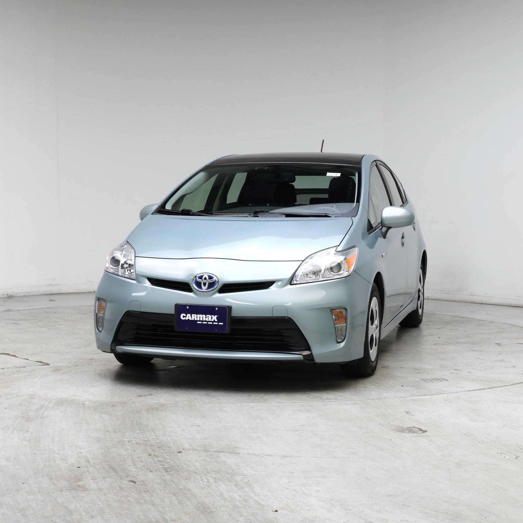 Thumbnail: 2015 Toyota Prius - 4