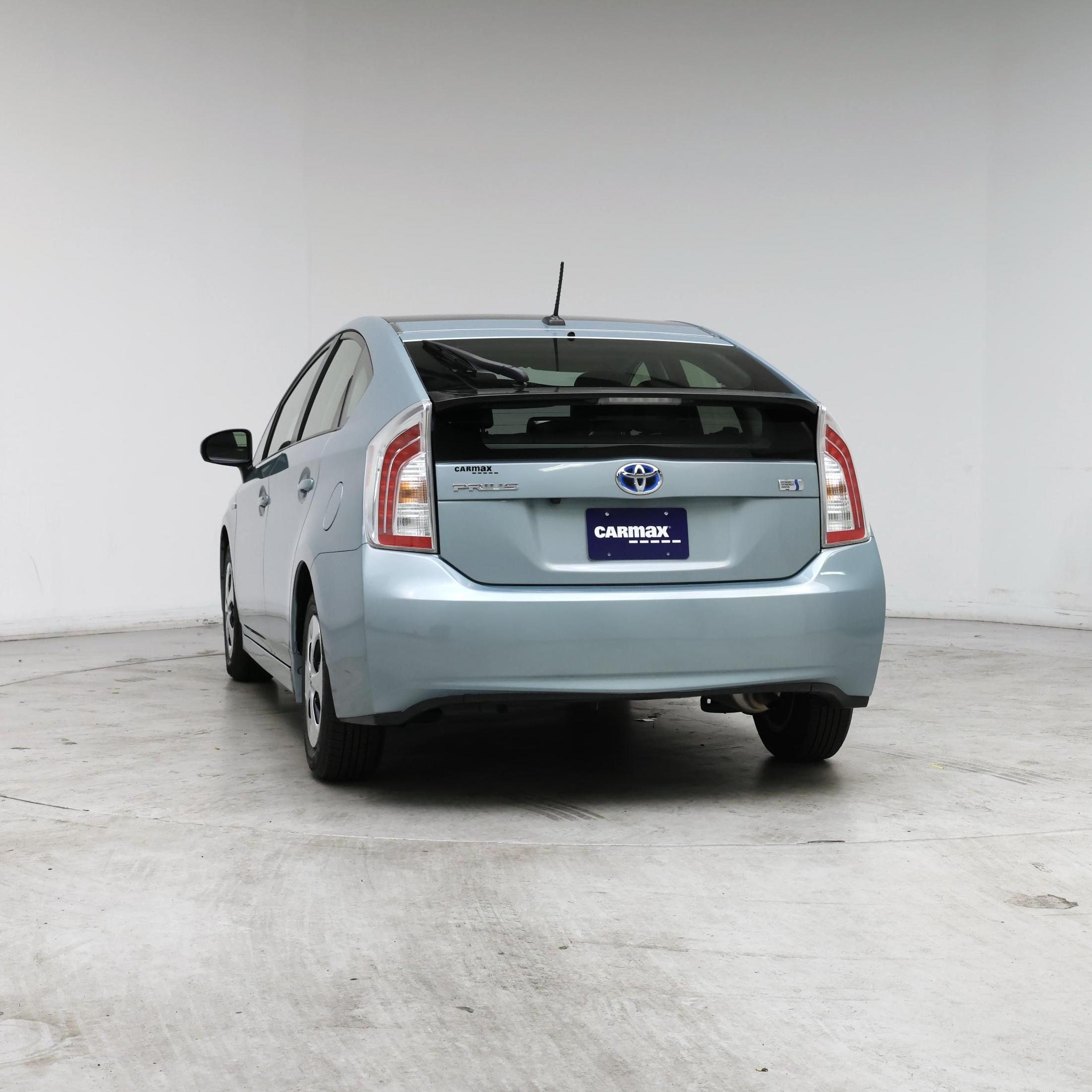 Thumbnail: 2015 Toyota Prius - 6