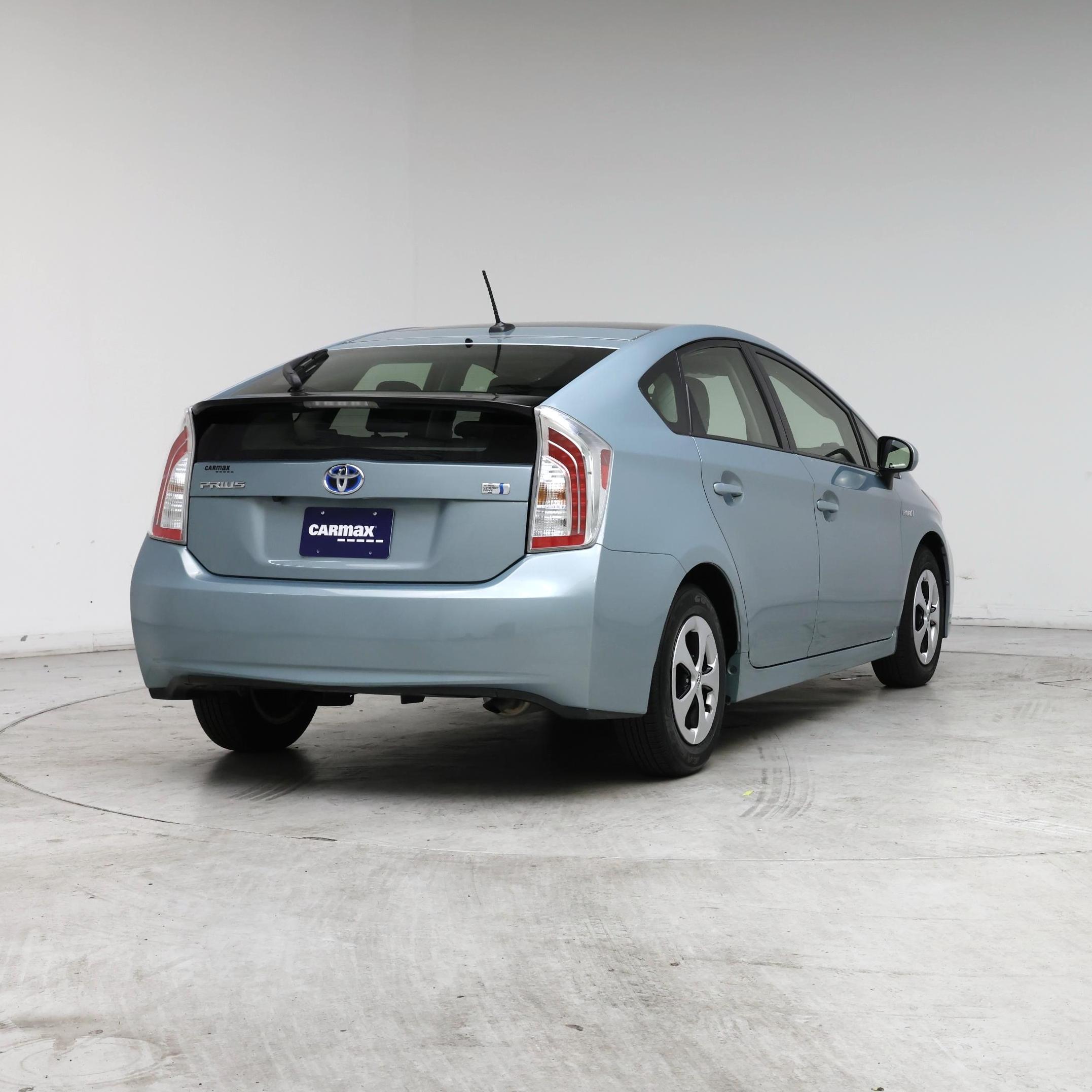 Thumbnail: 2015 Toyota Prius - 8