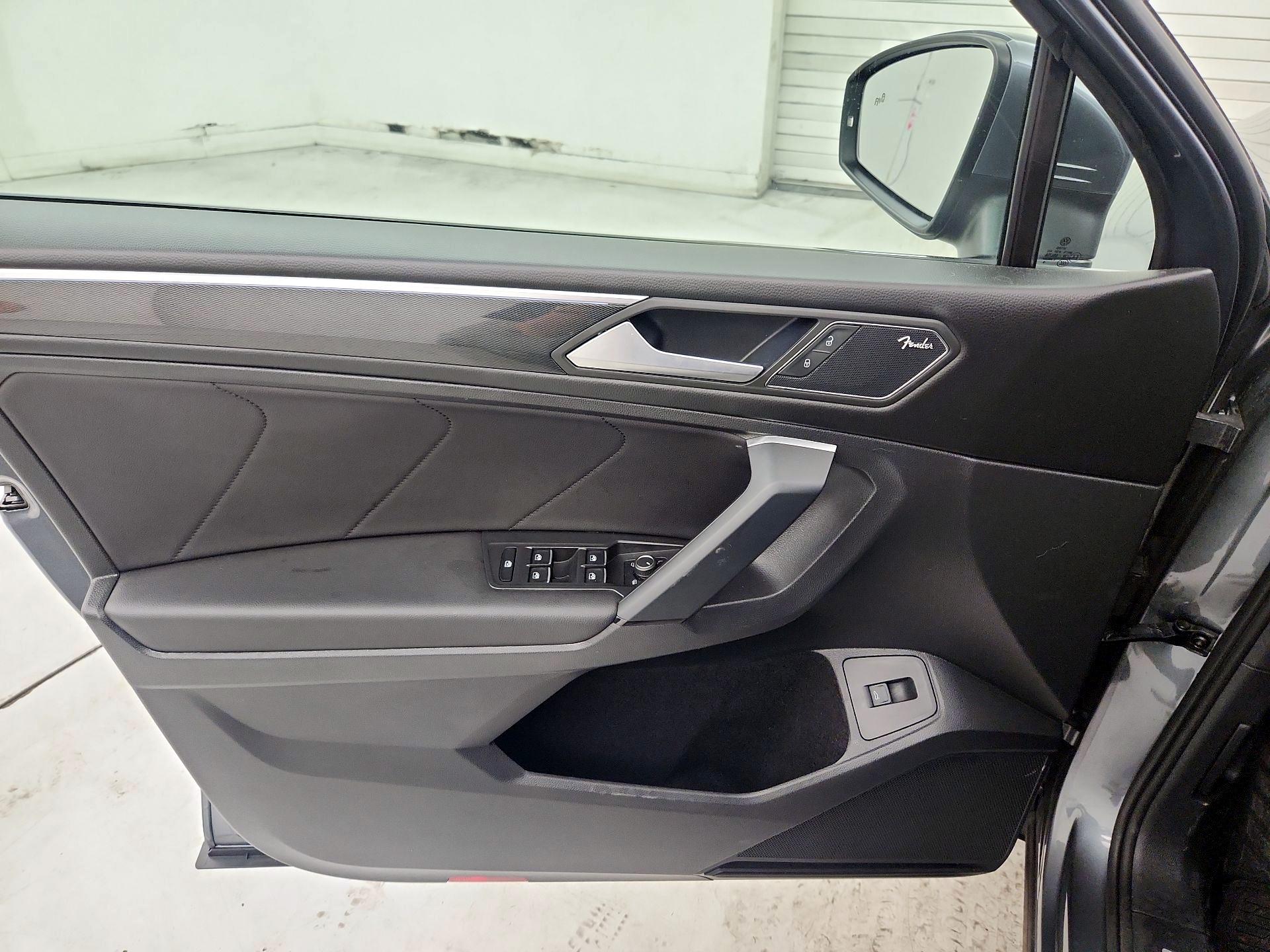 Thumbnail: 2019 Volkswagen Tiguan - 12
