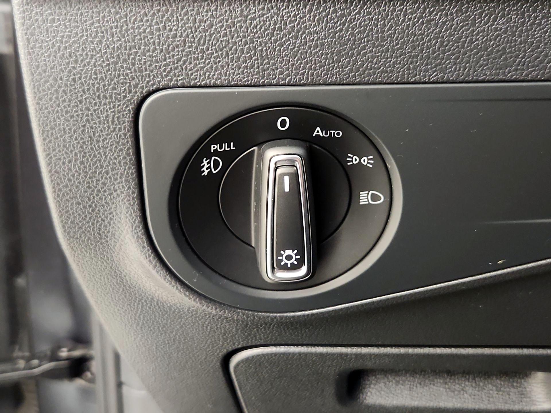 Thumbnail: 2019 Volkswagen Tiguan - 13