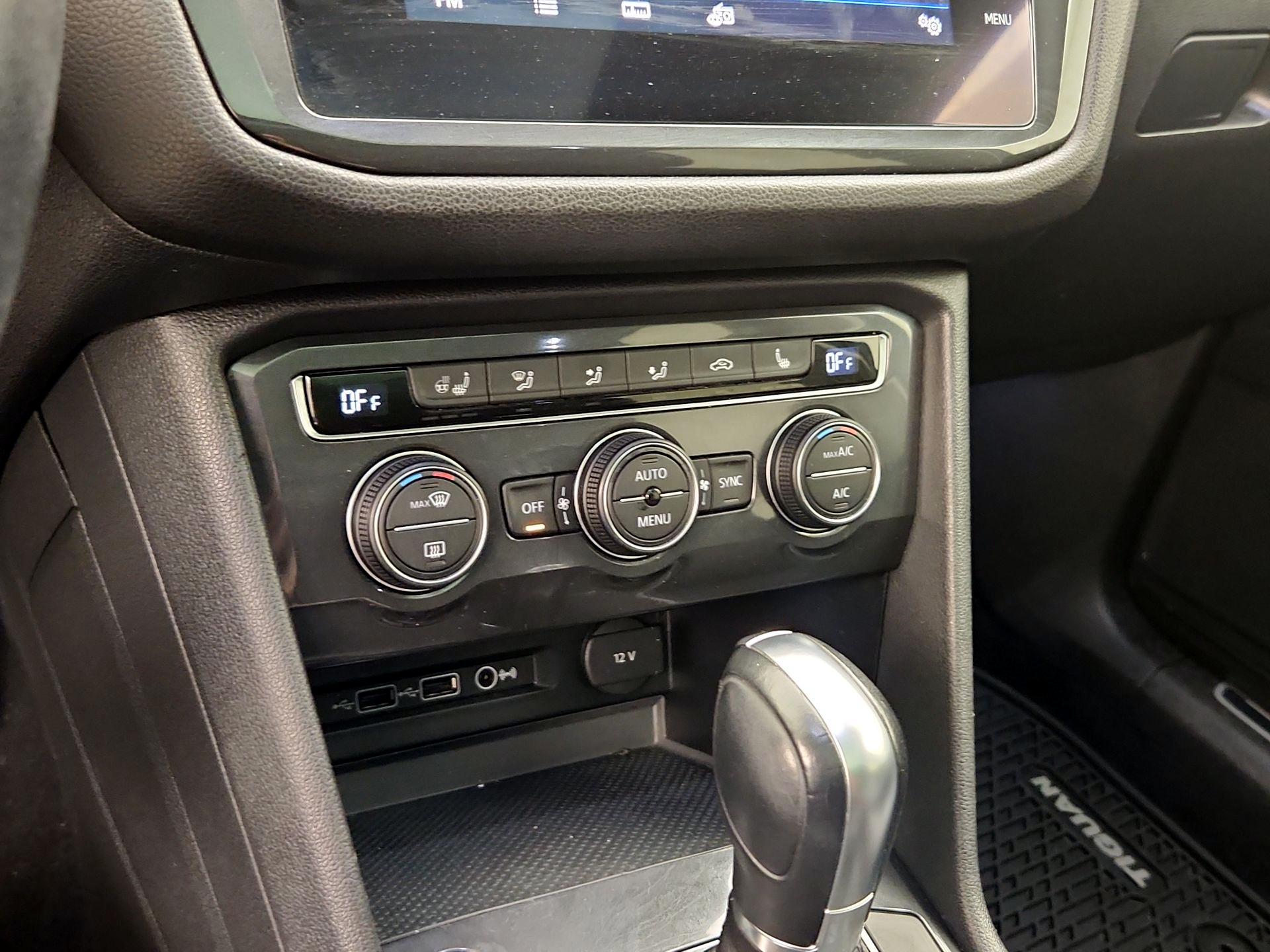 Thumbnail: 2019 Volkswagen Tiguan - 17