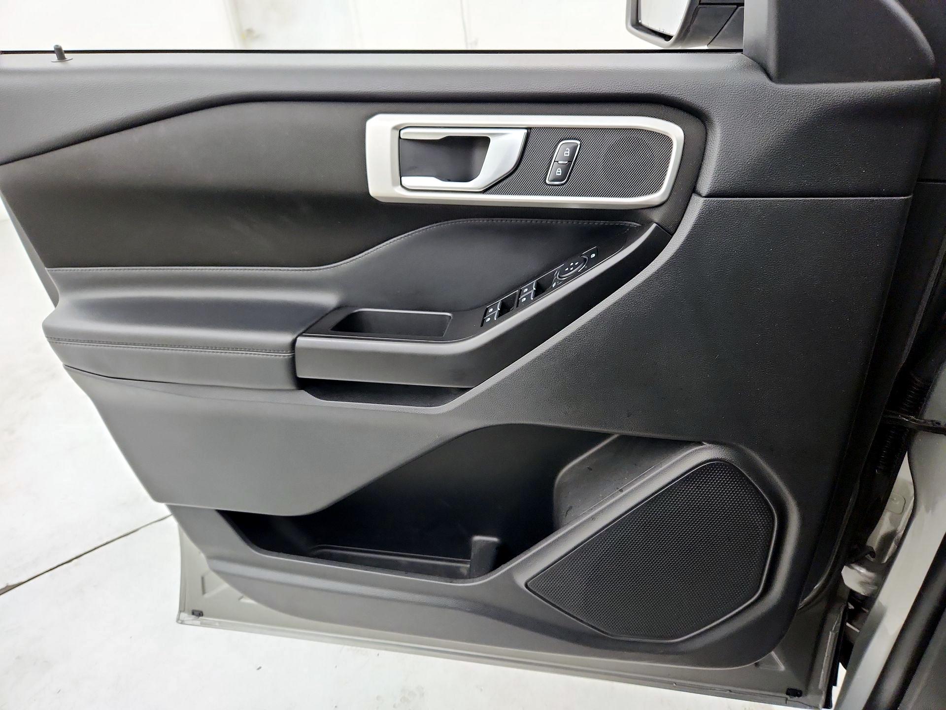 Thumbnail: 2020 Ford Explorer - 12