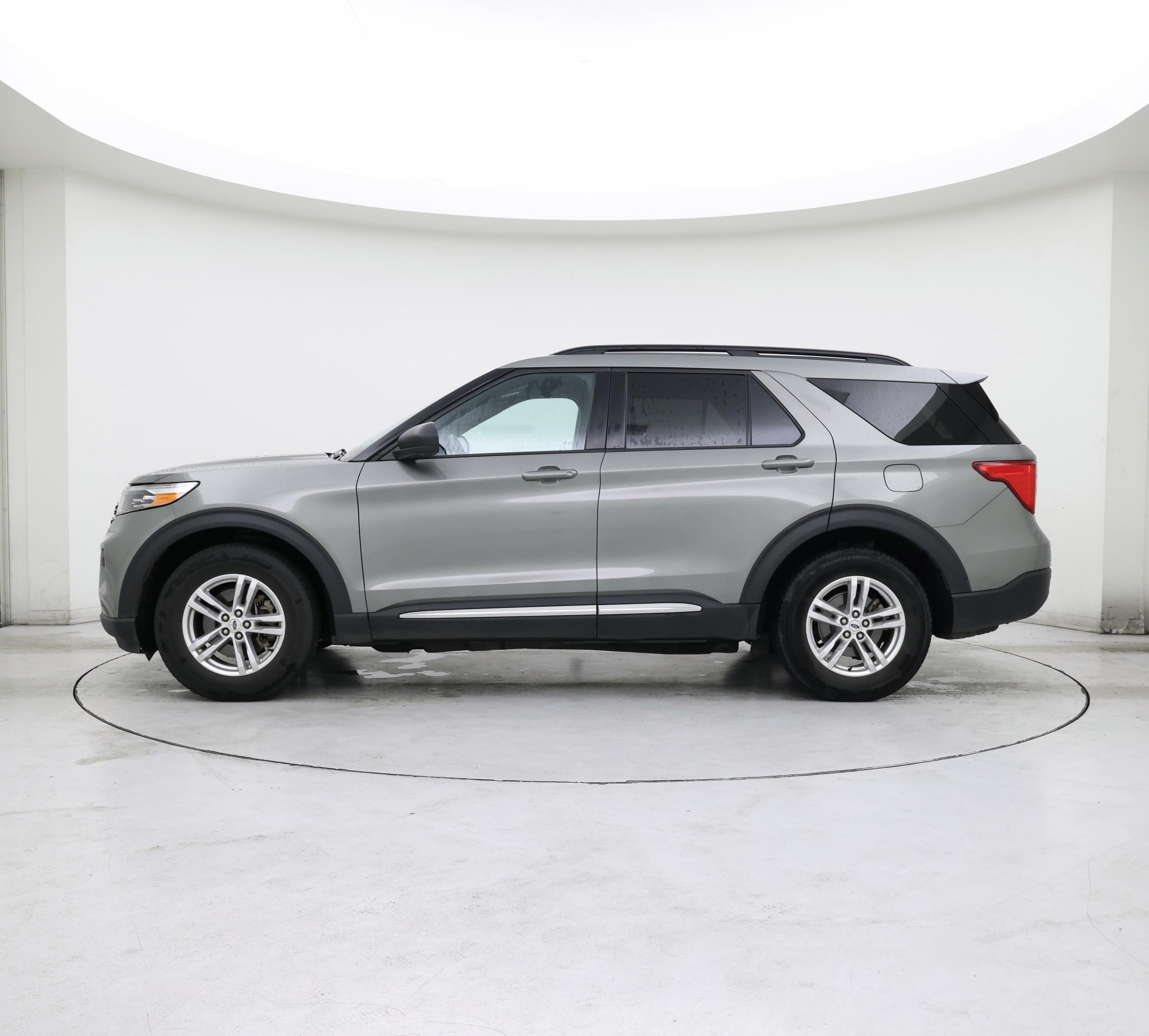 Thumbnail: 2020 Ford Explorer - 3