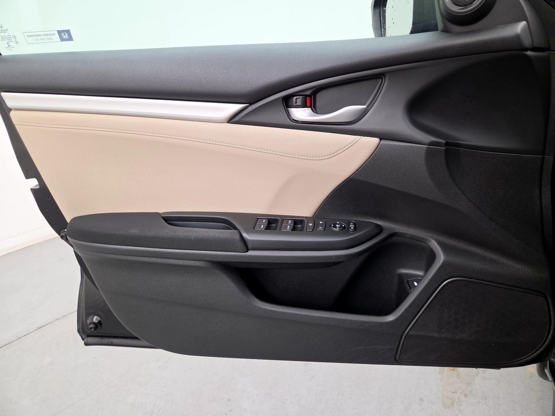 Thumbnail: 2017 Honda Civic - 12