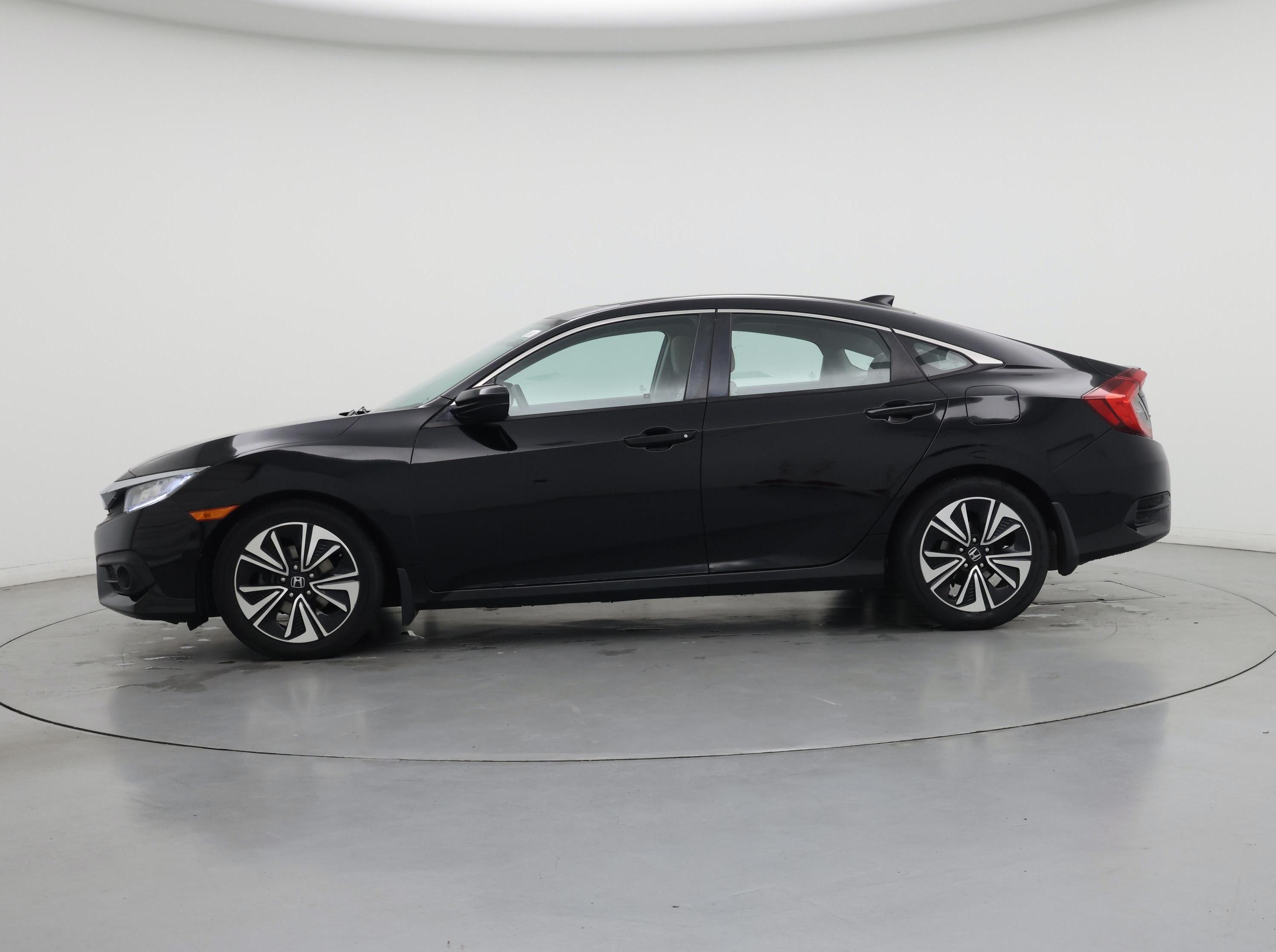 Thumbnail: 2017 Honda Civic - 3