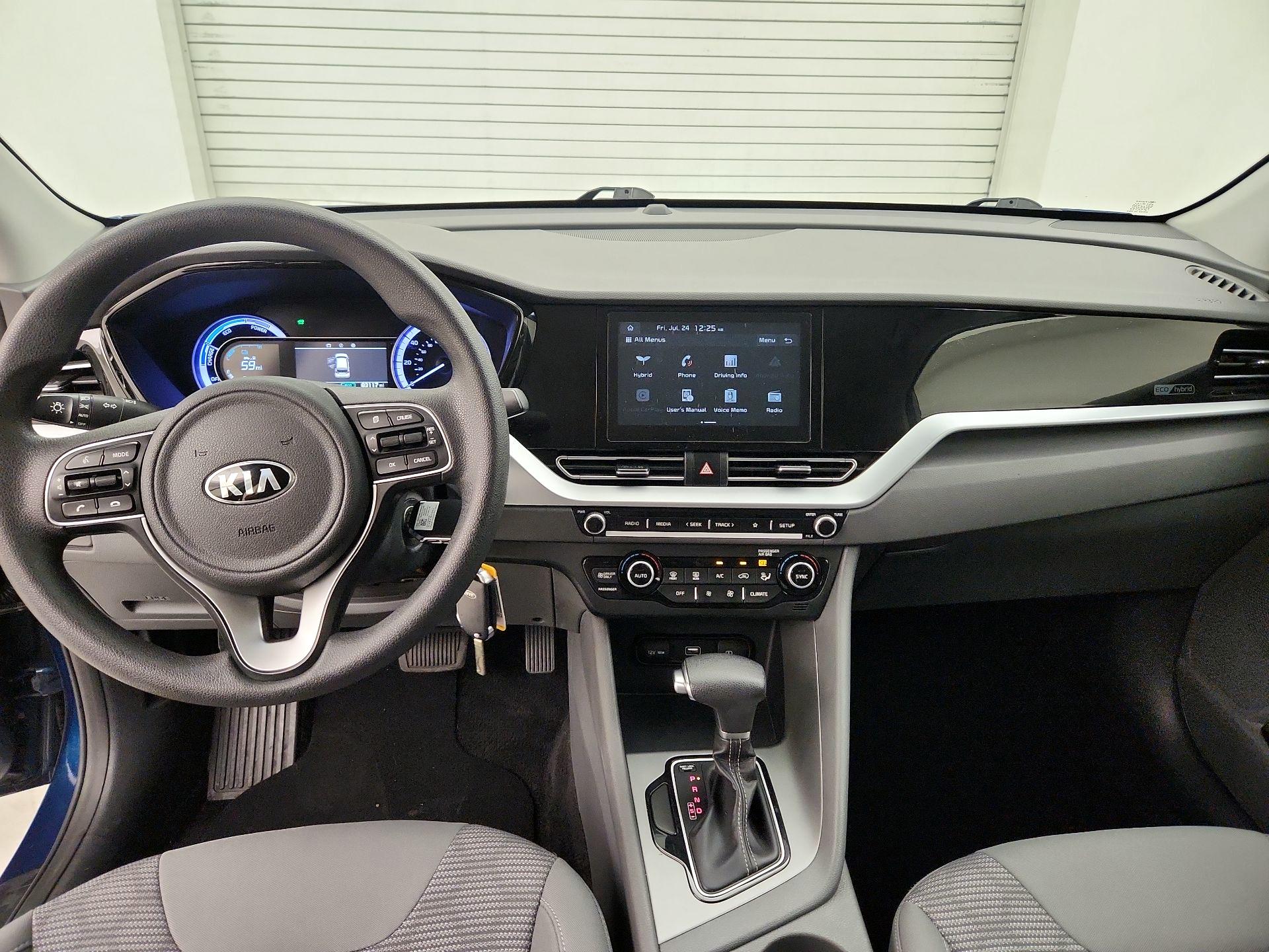 Thumbnail: 2020 Kia Niro - 9