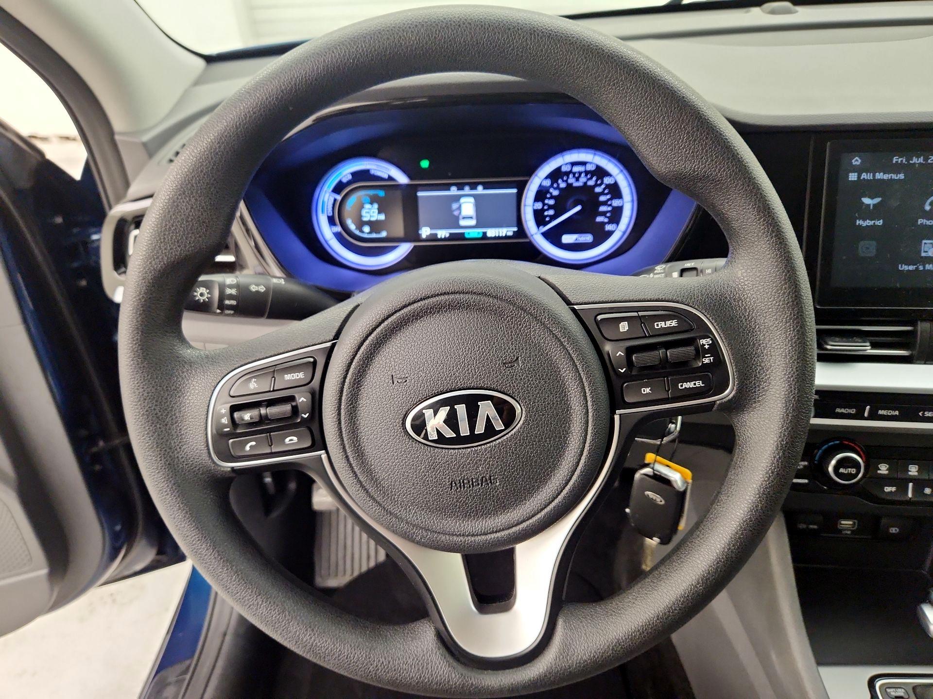 Thumbnail: 2020 Kia Niro - 10